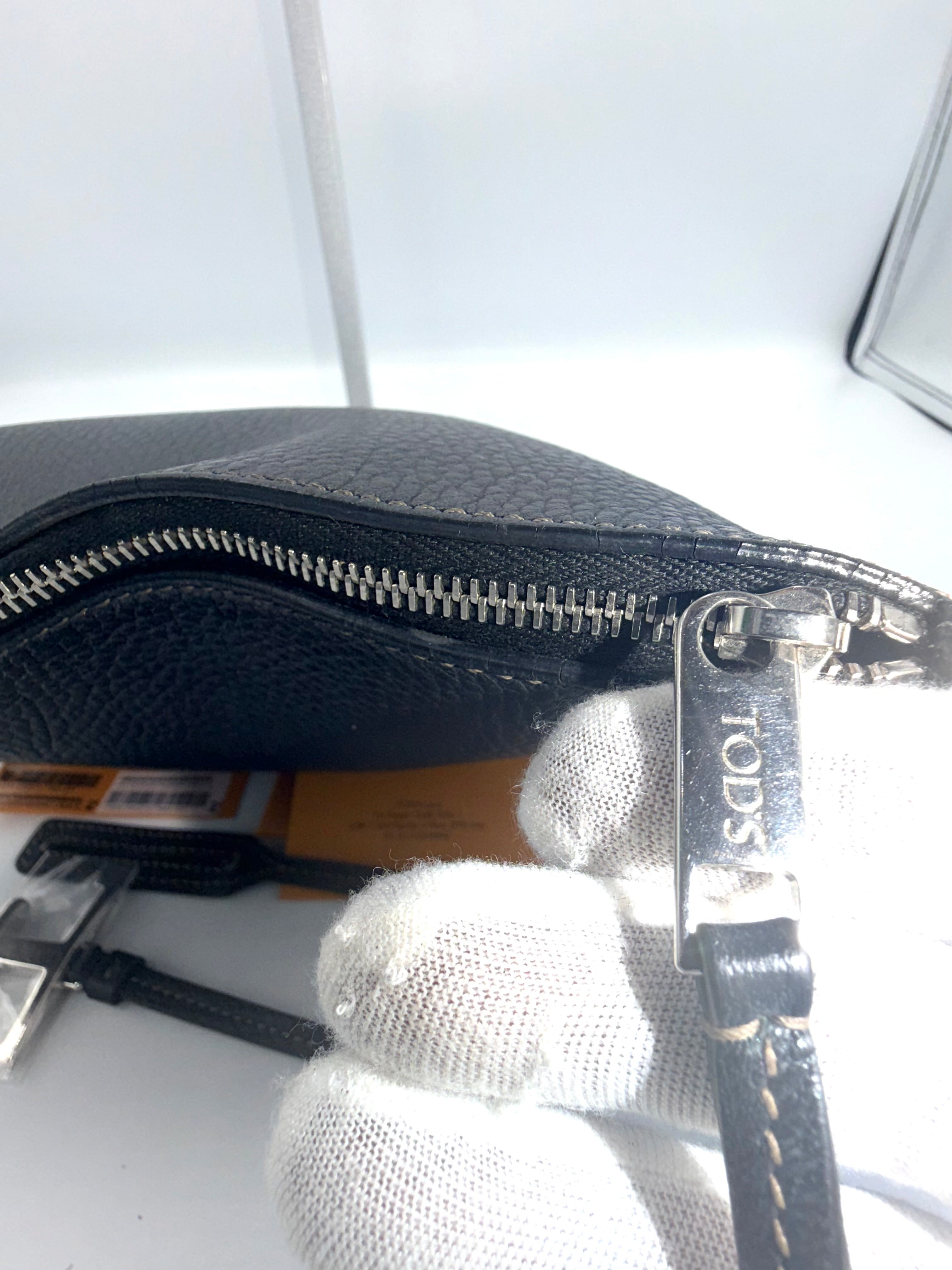 Tod’s Pebbled Leather Clutch / Pouch – Black (With Strap & Tags)