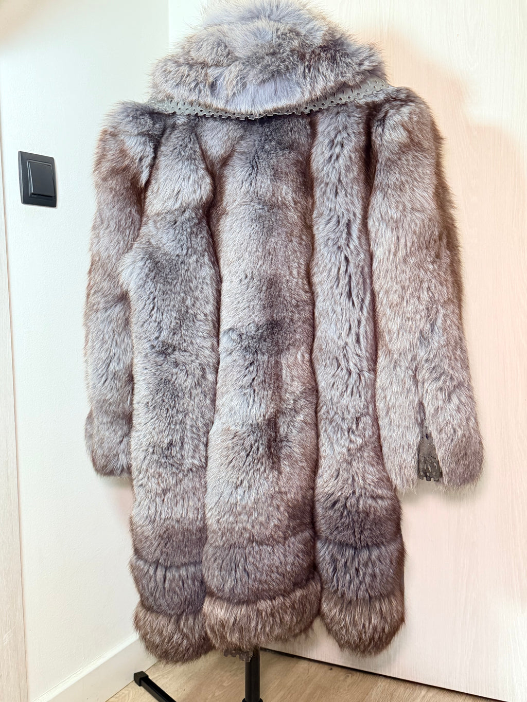 Vintage Silver / Blue Fox Fur Coat – Cool-Toned Grey (Size L/XL)