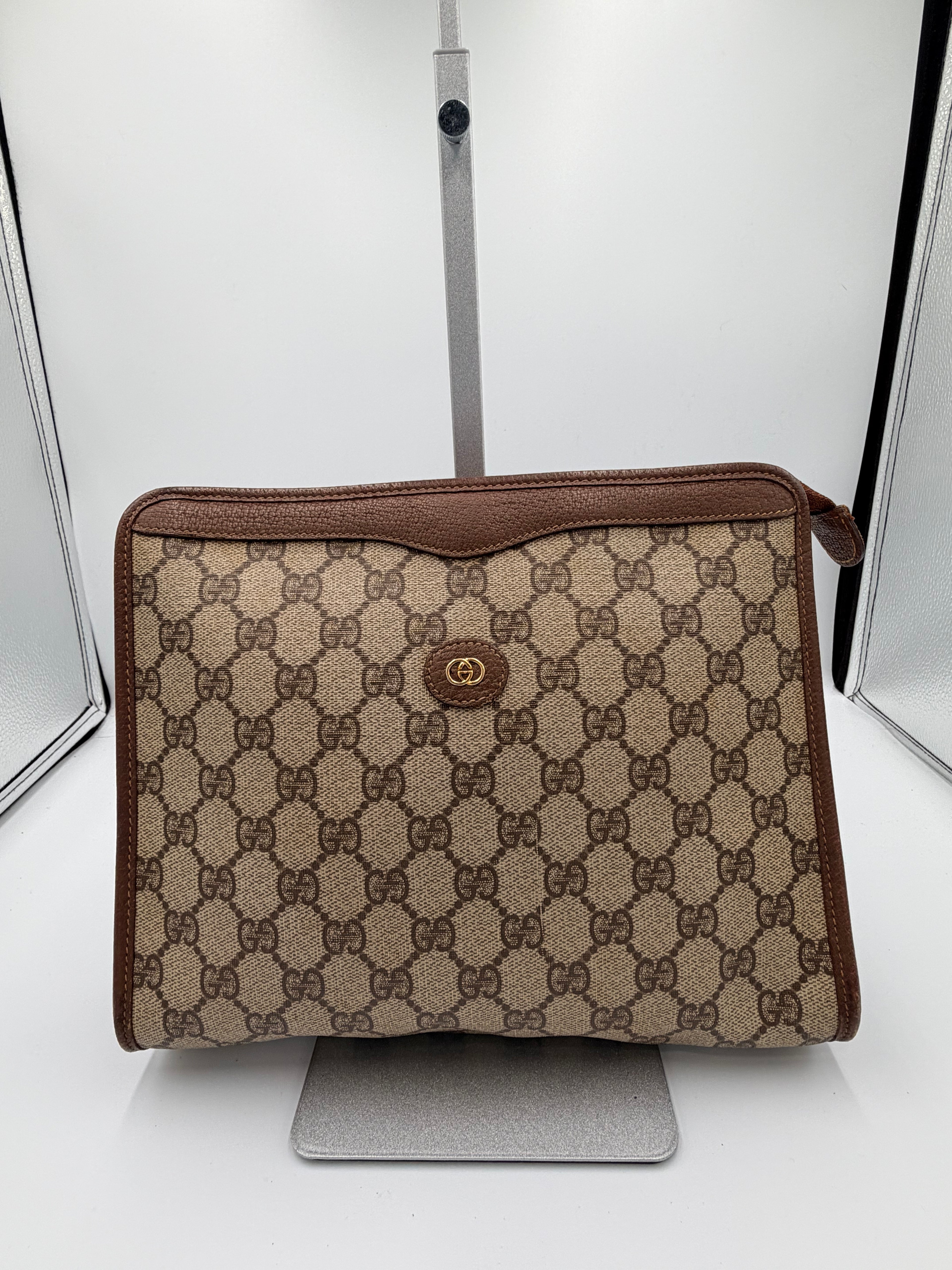 Gucci GG Supreme Portfolio Clutch