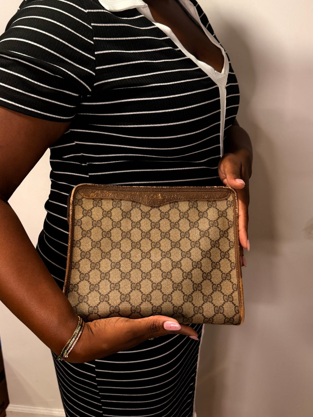 Gucci GG Supreme Monogram Portfolio Clutch
