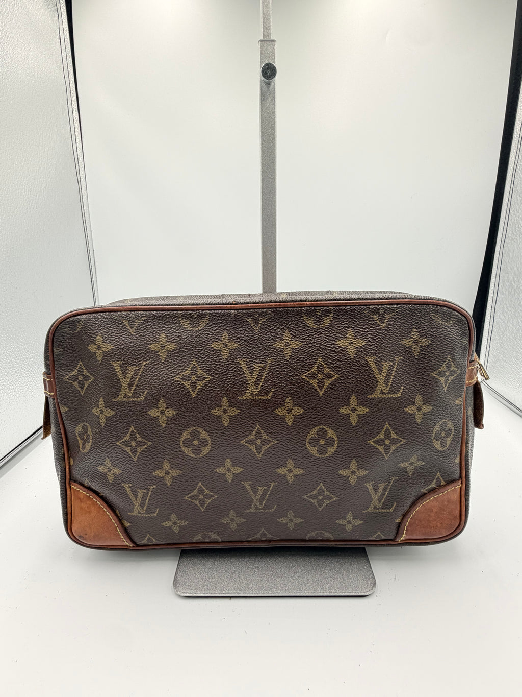 Louis Vuitton Compiègne 28 Clutch Bag