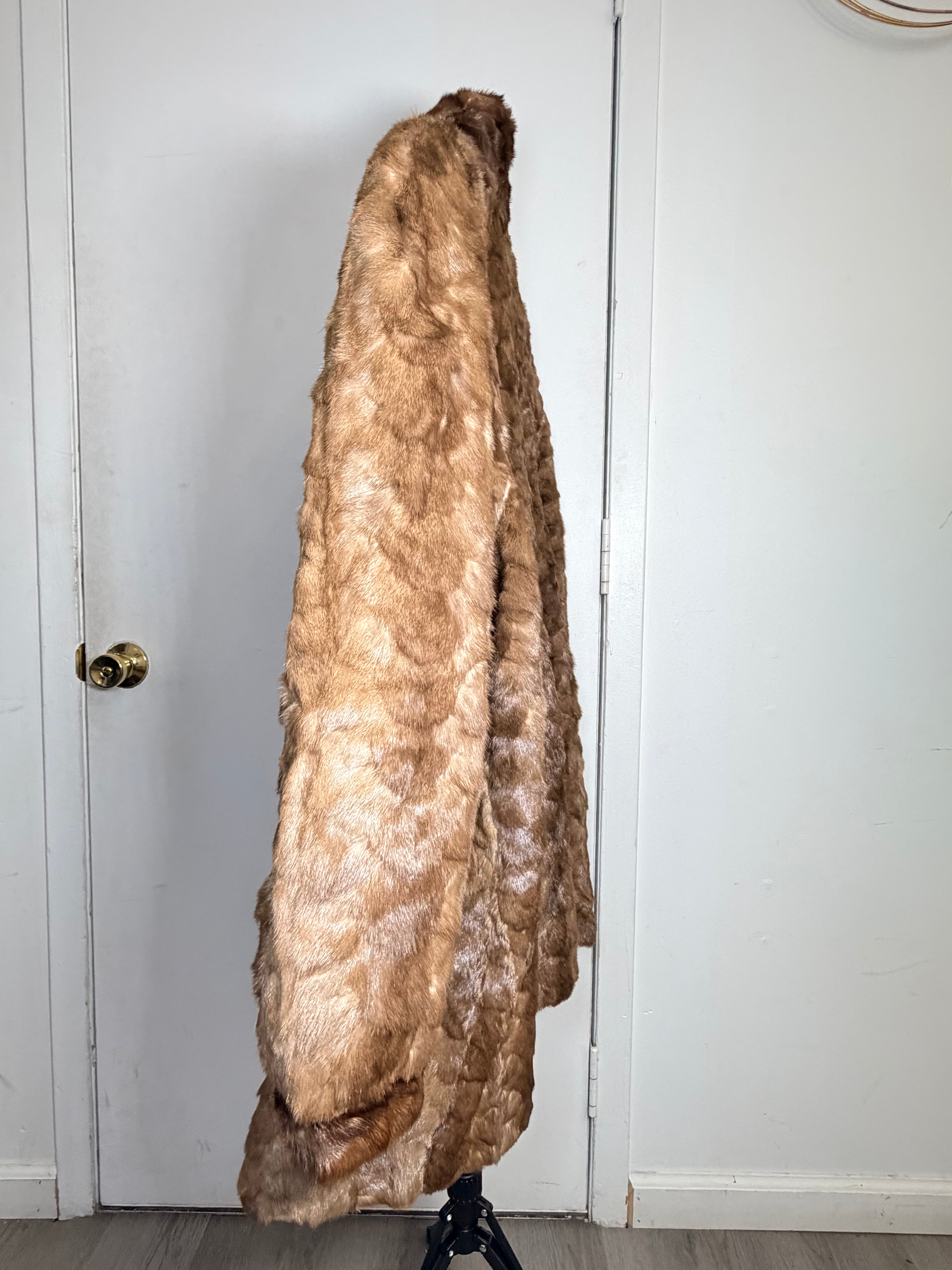 Vintage Honey Mink Fur Coat – XL 037