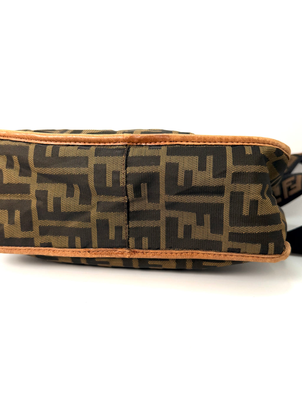 Fendi Crossbody – Traditional Zucca Print with Extra-Long Strap