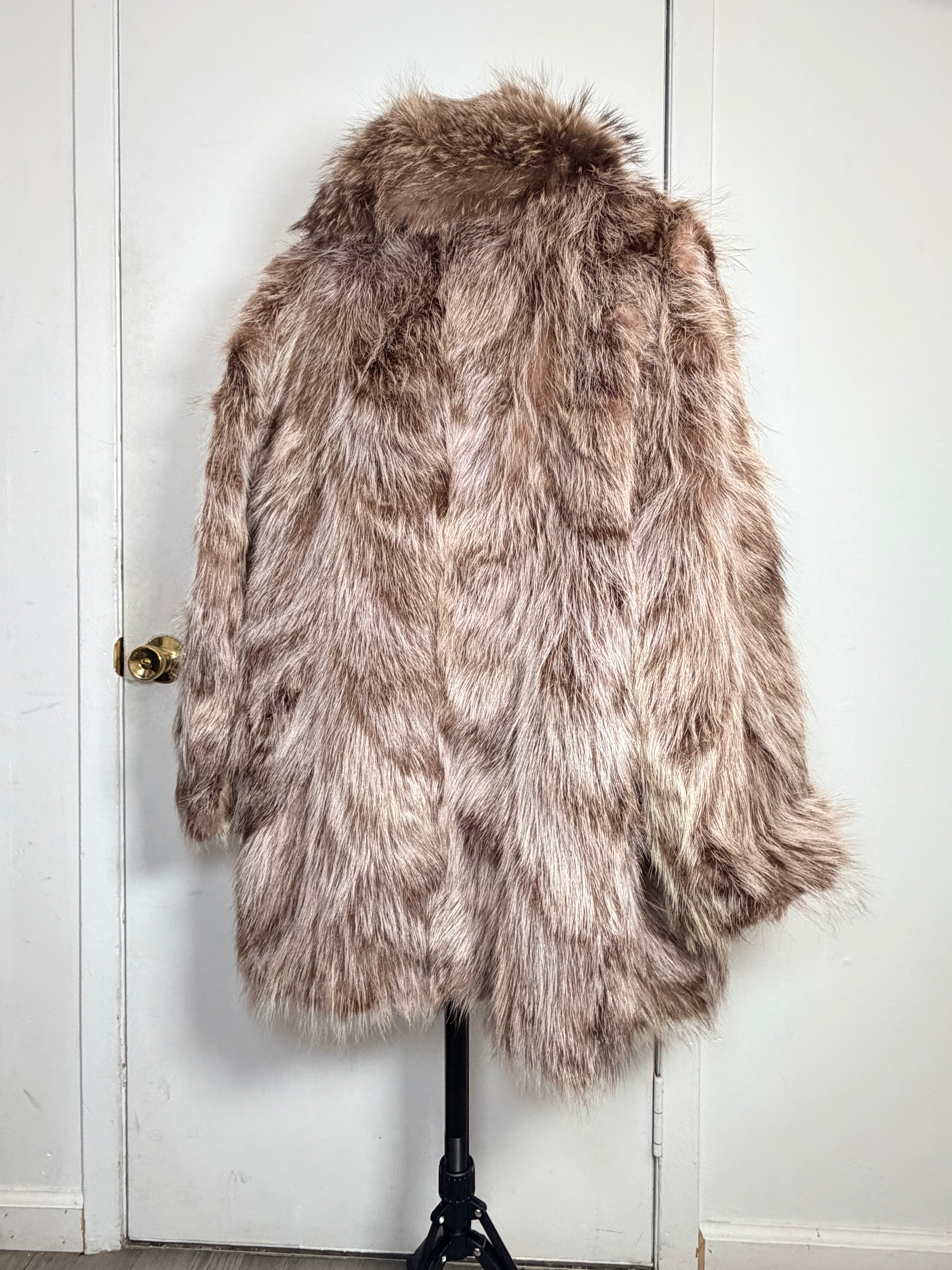 Vintage Natural Taupe Raccoon Fur Coat – Large 039