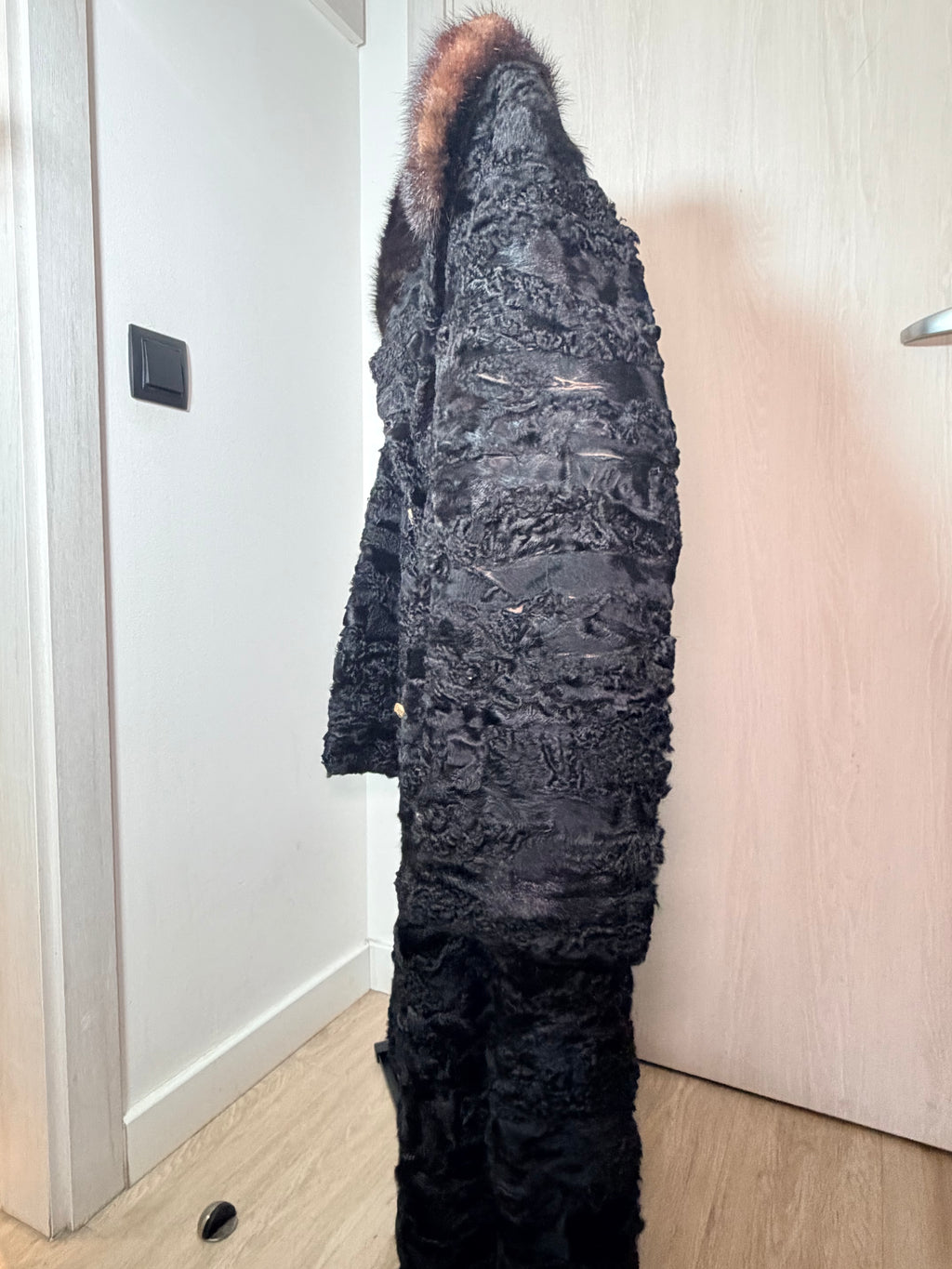 Vintage Persian Lamb Fur Coat with Mink Collar – Large / XL