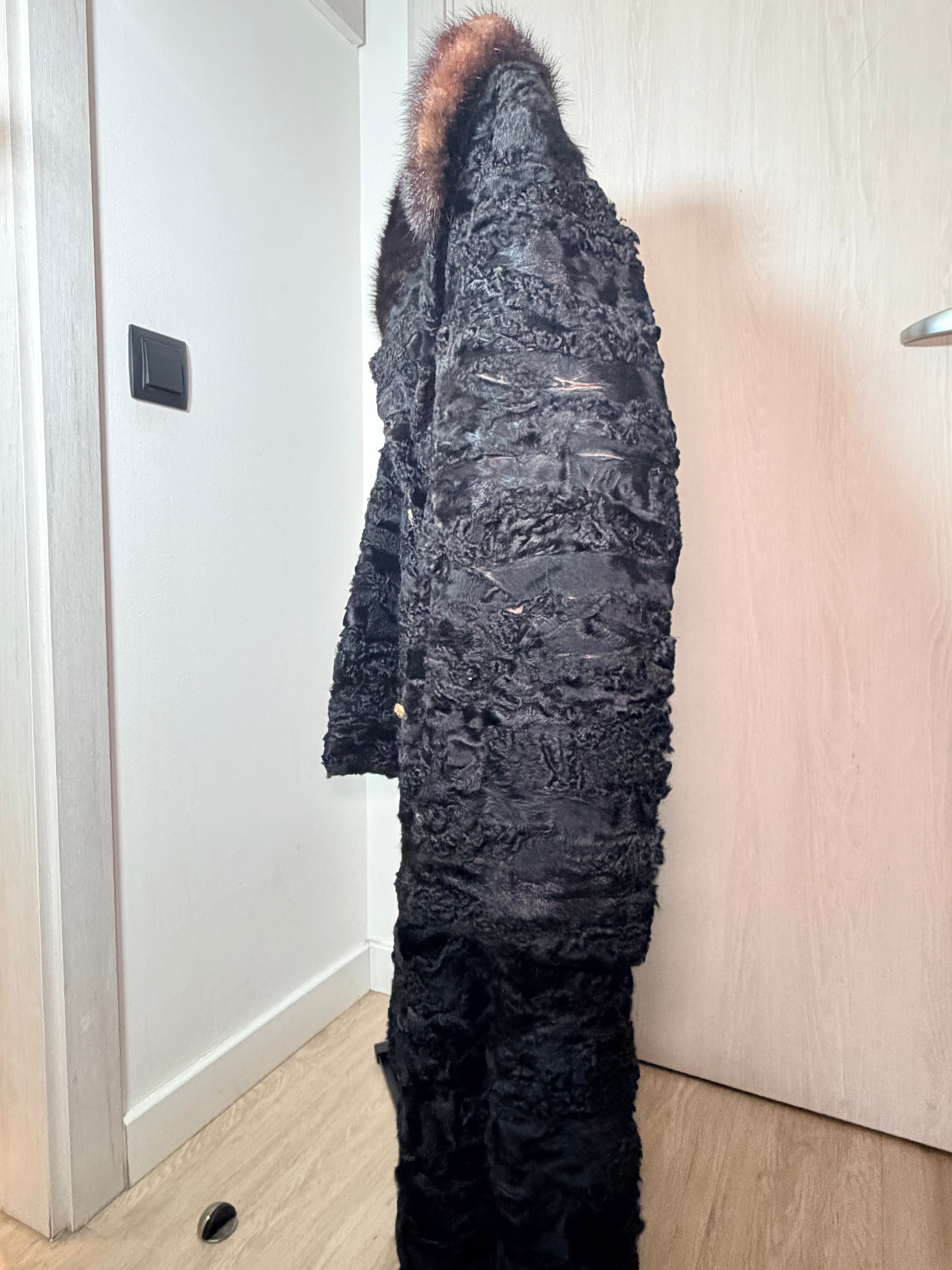 Vintage Persian Lamb Fur Coat with Mink Collar – Large / XL