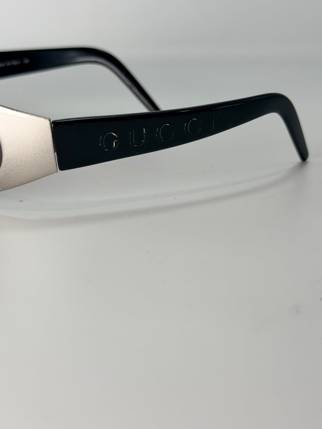 Gucci Oval Sunglasses