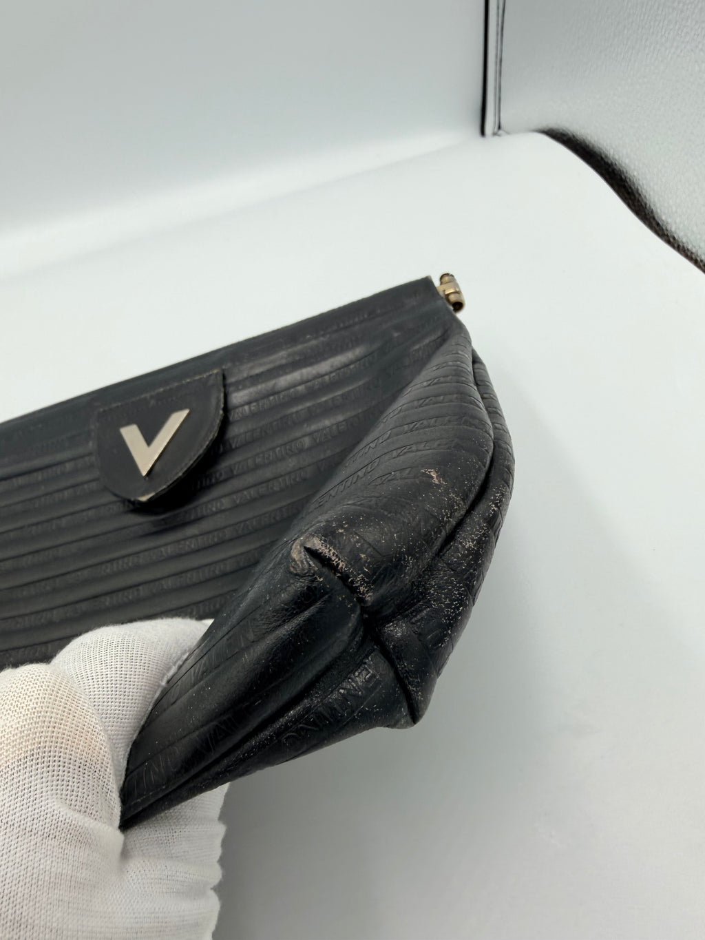 Valentino Garavani V Logo Leather Clutch – Black