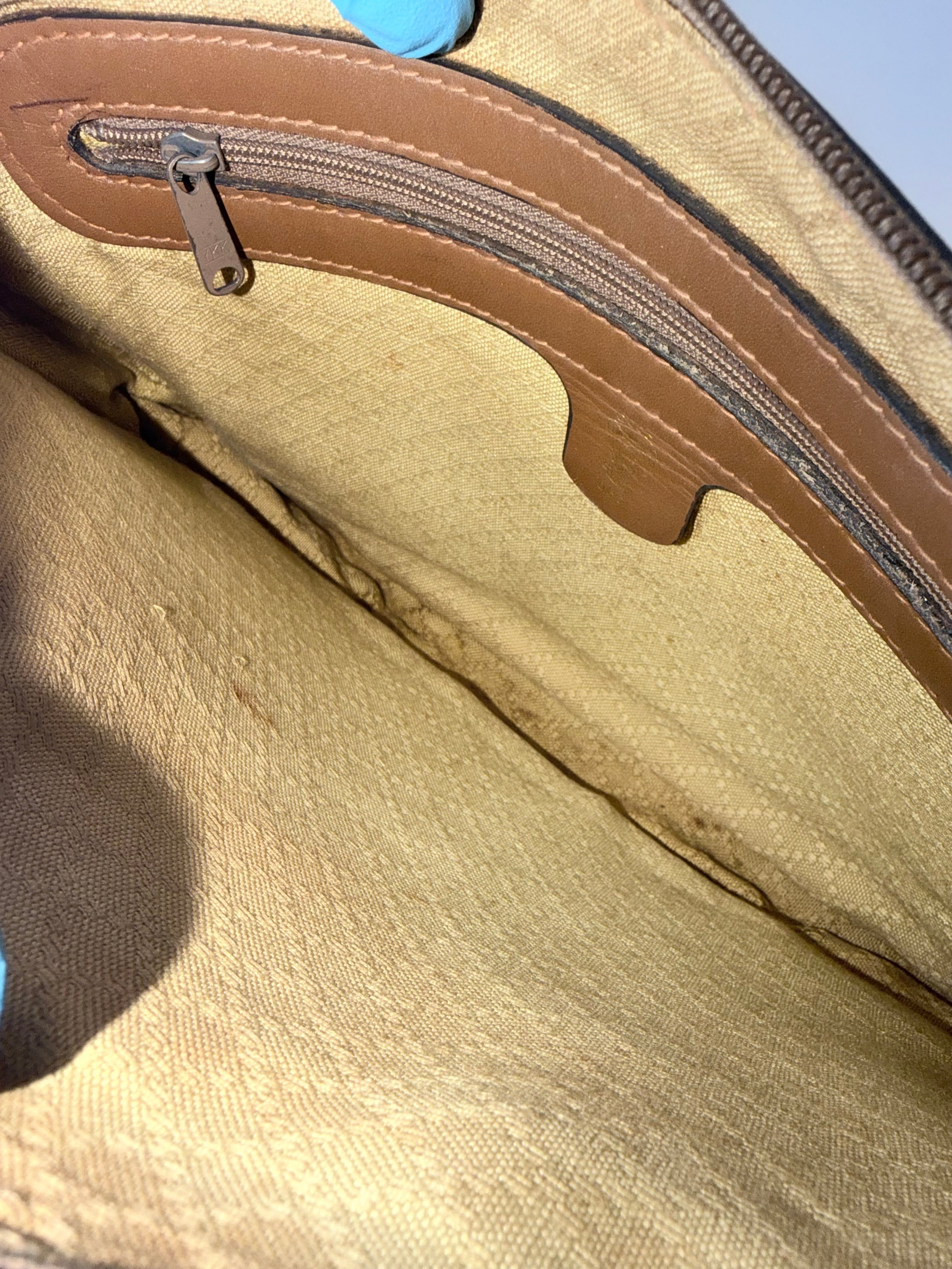 Vintage Gucci Shoulder Bag – GG Monogram Canvas & Leather Trim