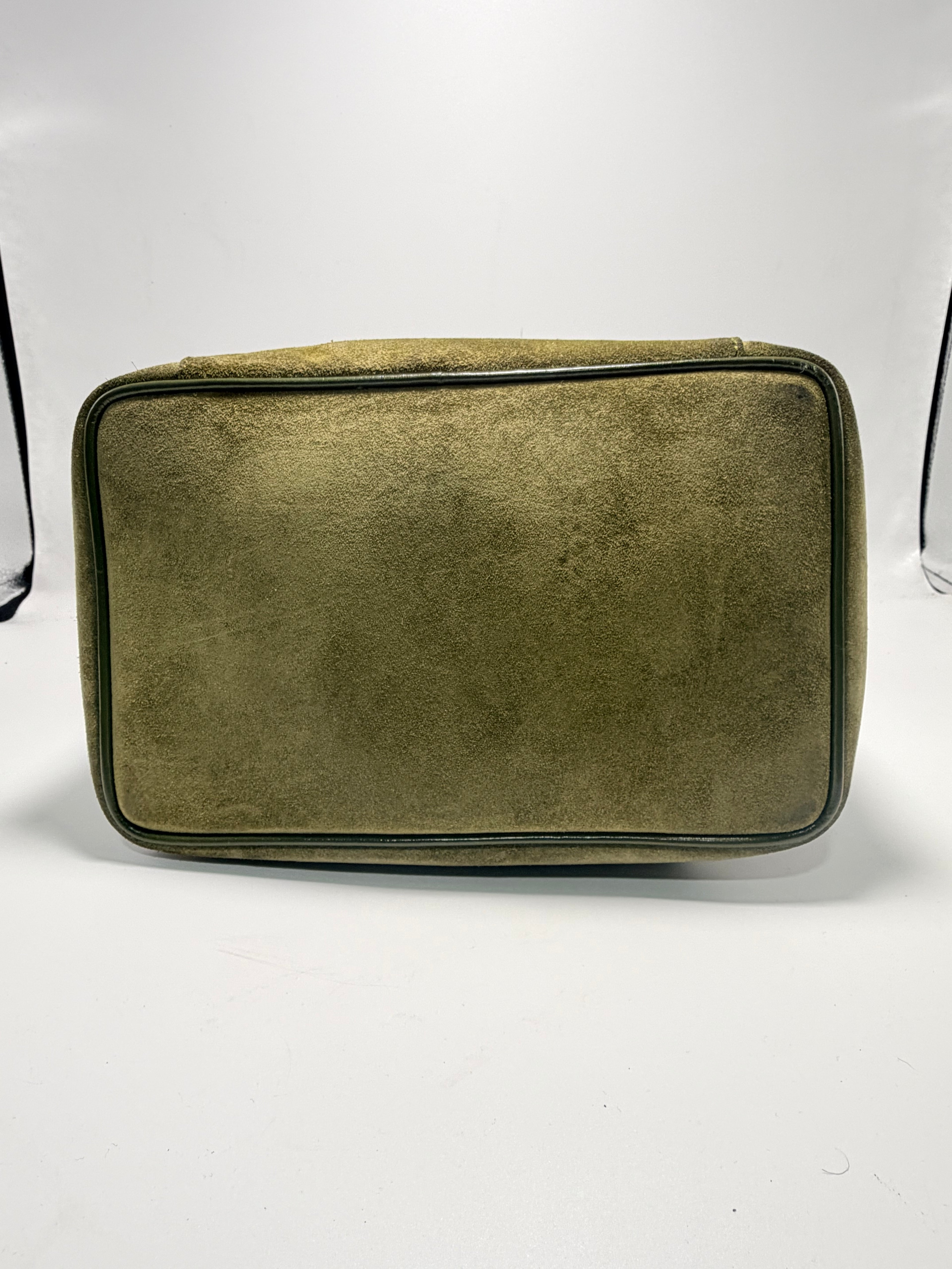 Gucci Vintage Suede Vanity Case – Olive Green