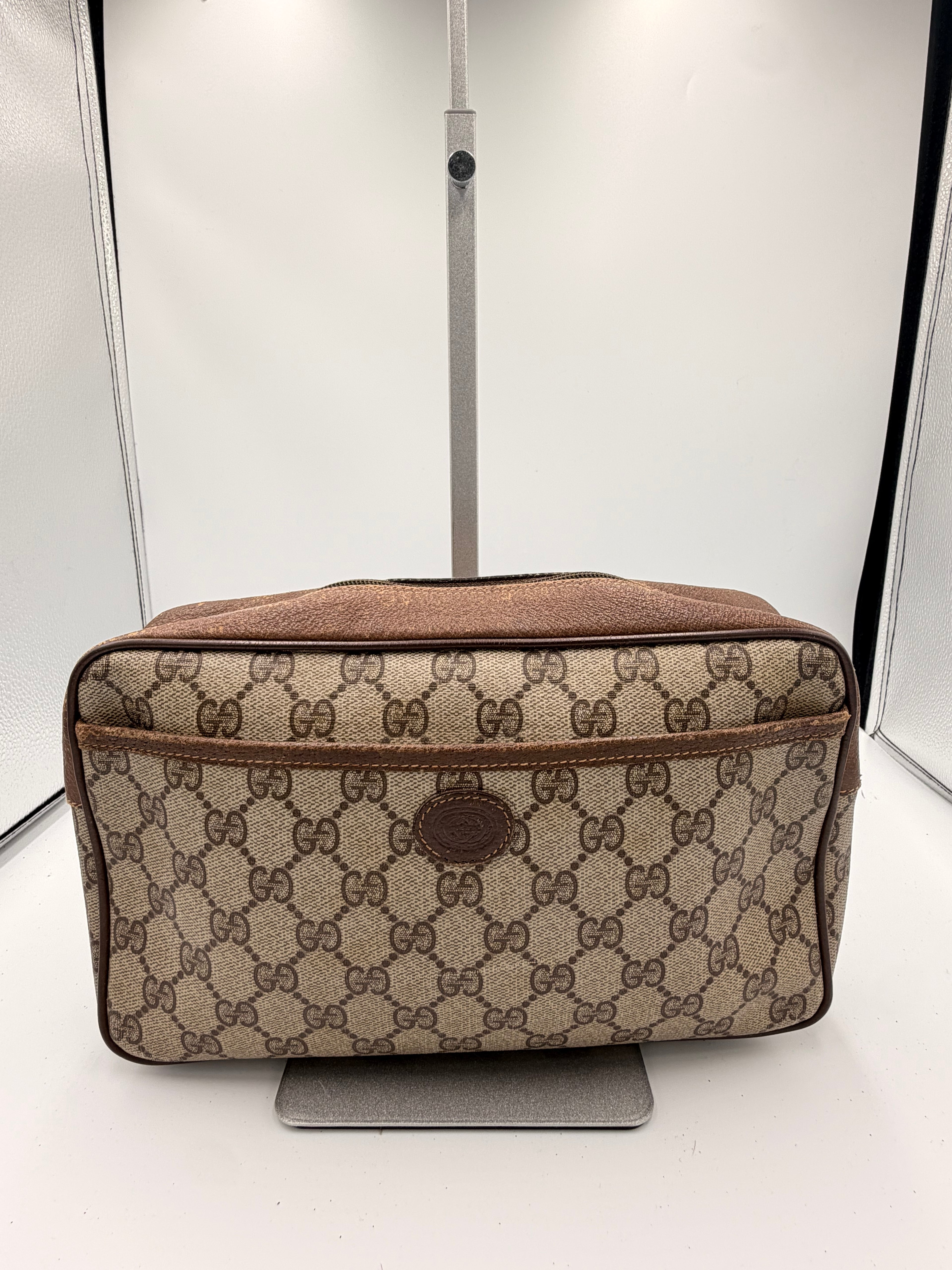 Gucci GG Supreme Clutch / Travel Case