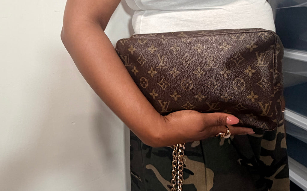 Louis Vuitton Monogram Toiletry Trousse 28 Pouch / Clutch