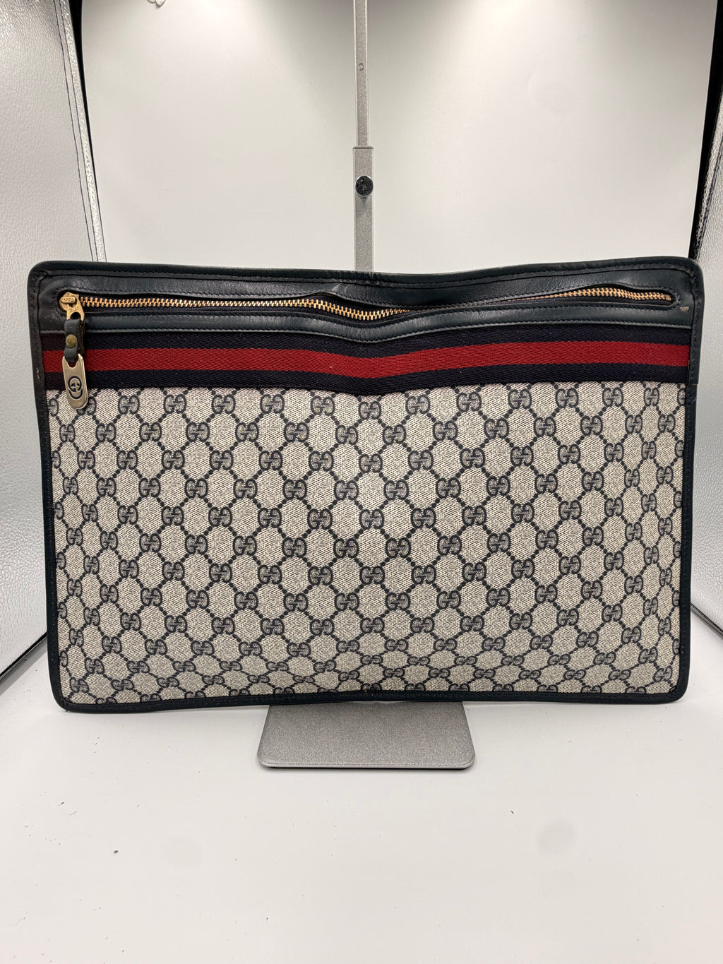 Gucci GG Supreme XL Clutch / Document Holder / Laptop Sleeve