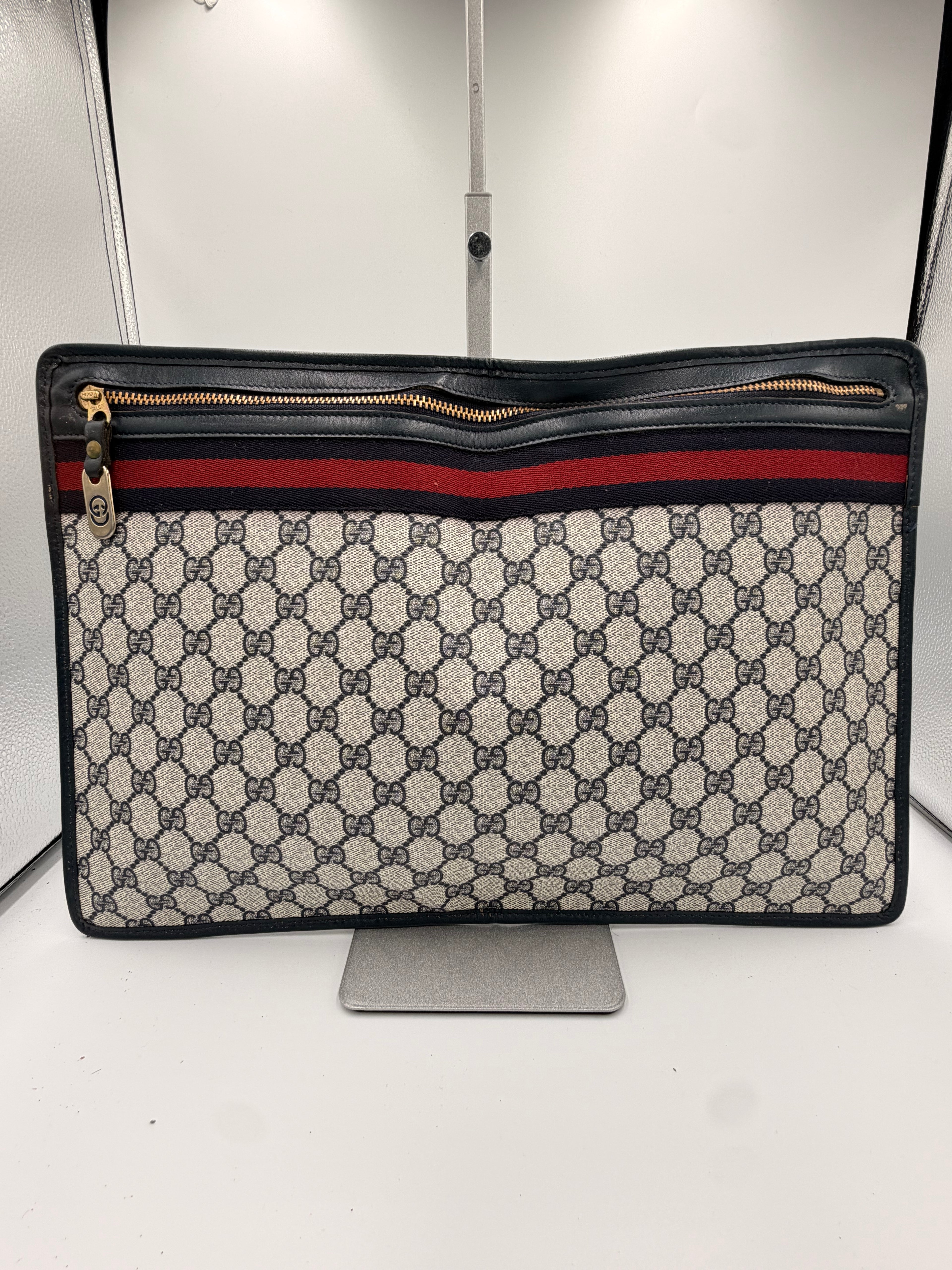 Gucci GG Supreme XL Clutch / Document Holder / Laptop Sleeve