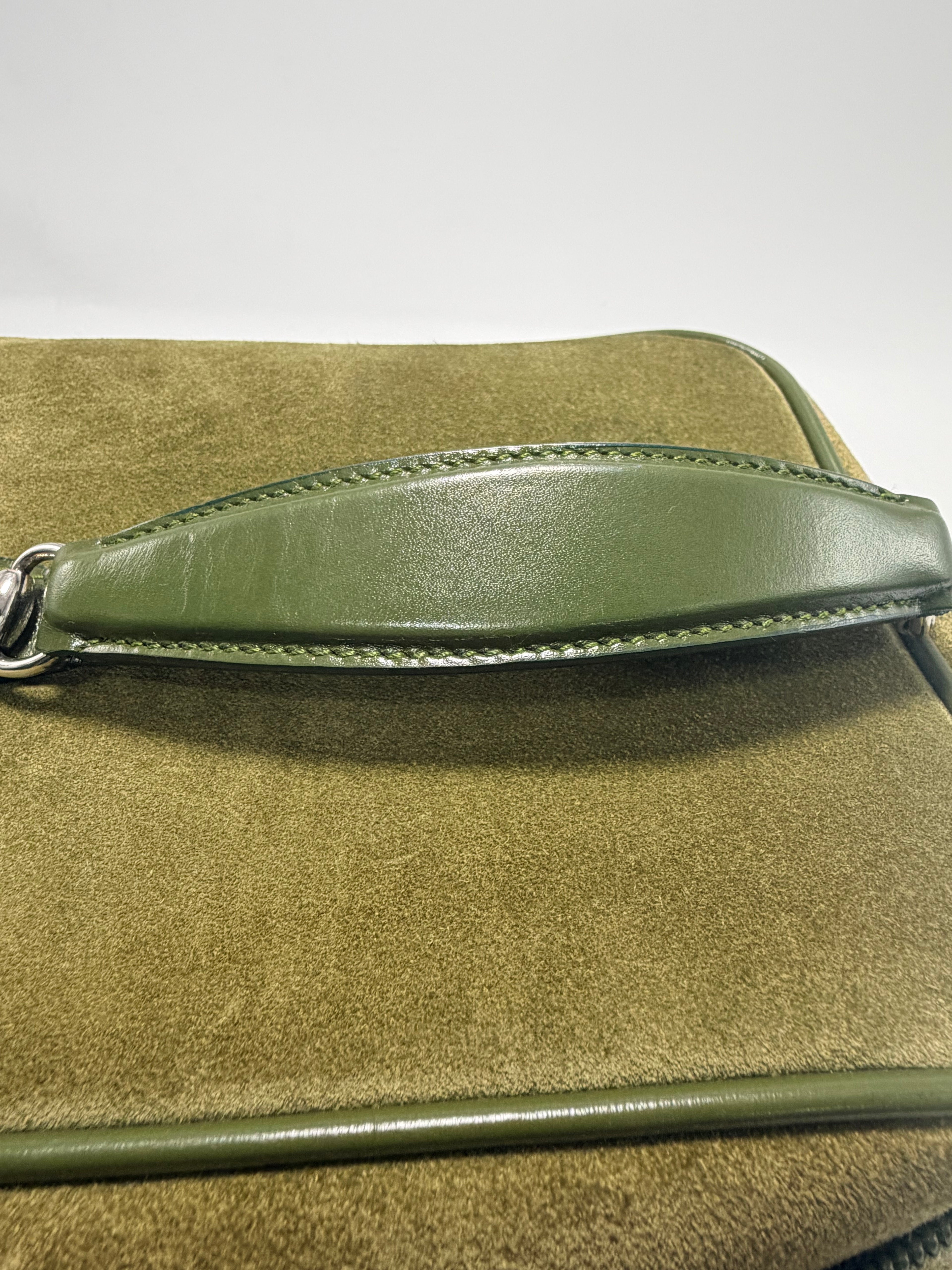 Gucci Vintage Suede Vanity Case – Olive Green