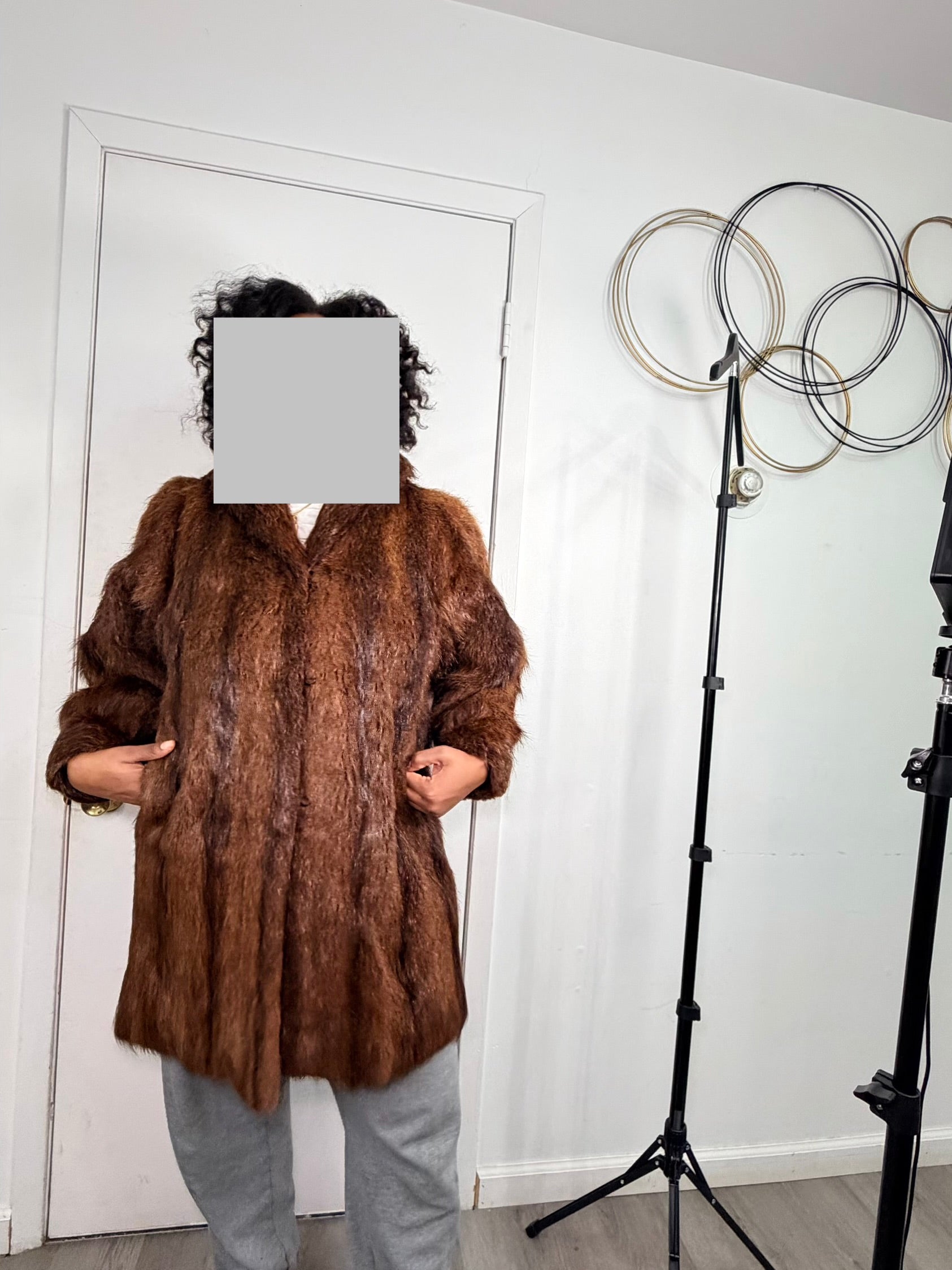 Vintage Beaver Fur Coat – Warm Chestnut Brown (Large)