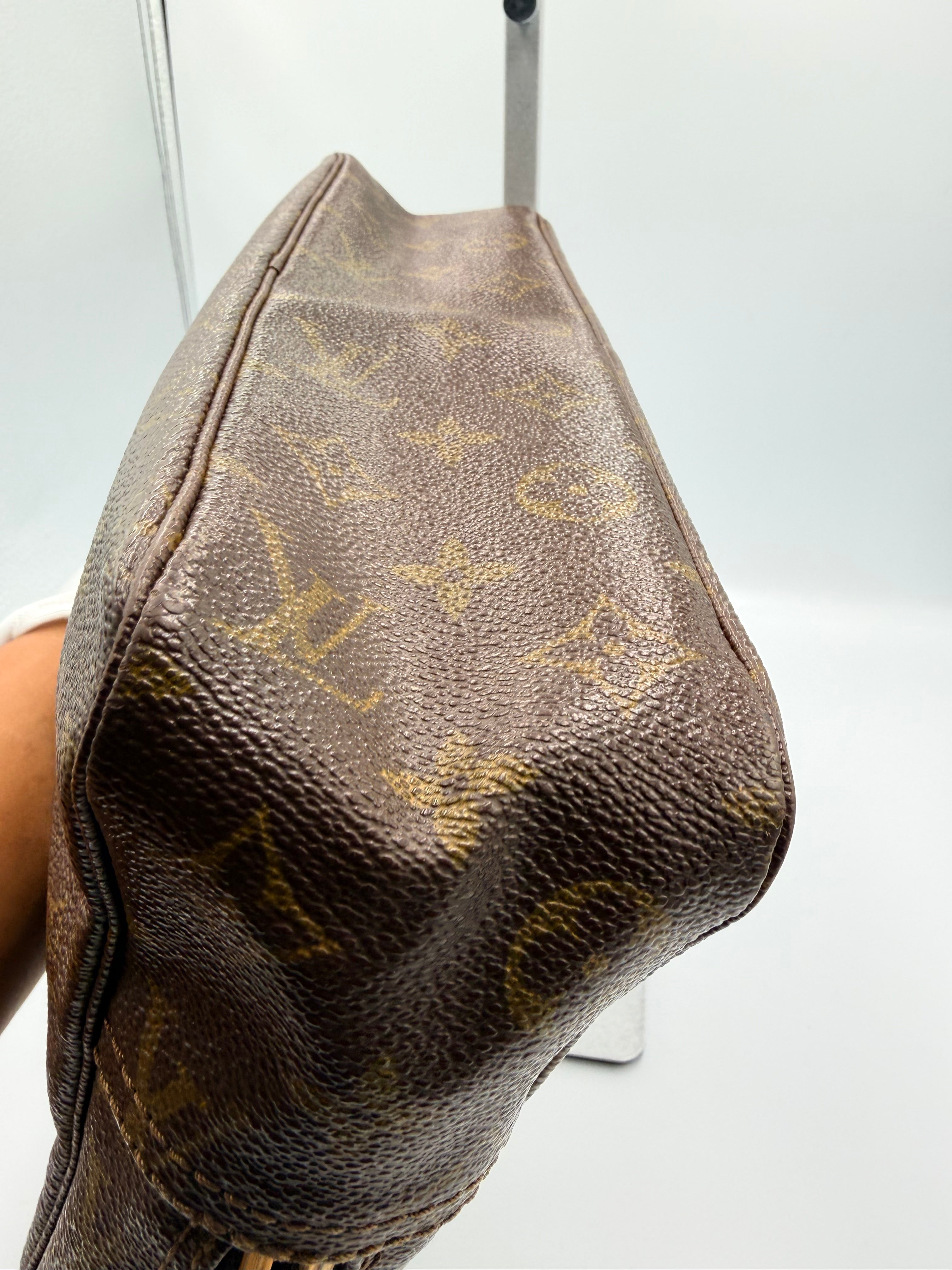 Louis Vuitton Monogram Toiletry Trousse 28 Pouch / Clutch