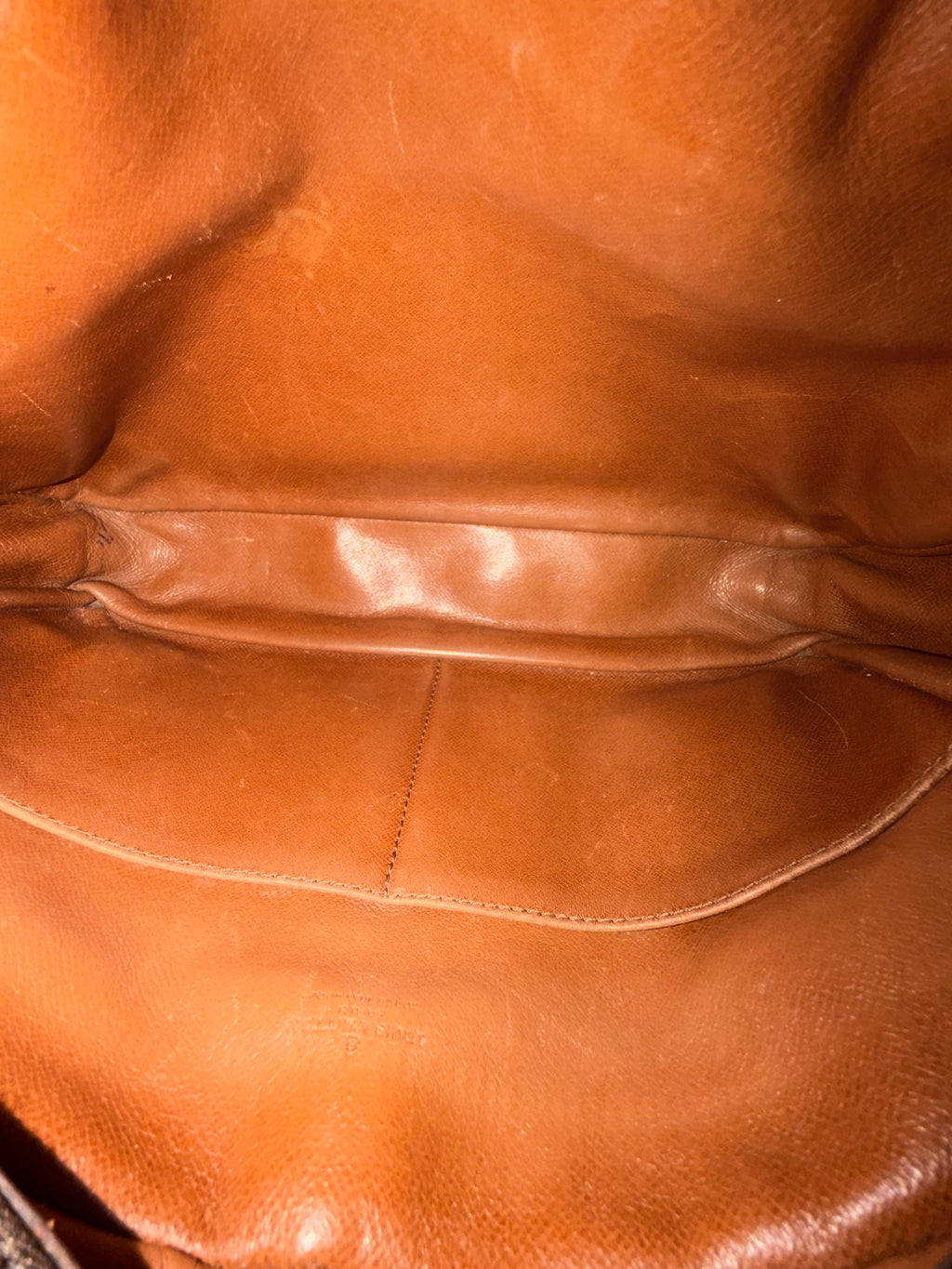 Louis Vuitton Compiègne 28 Clutch Bag