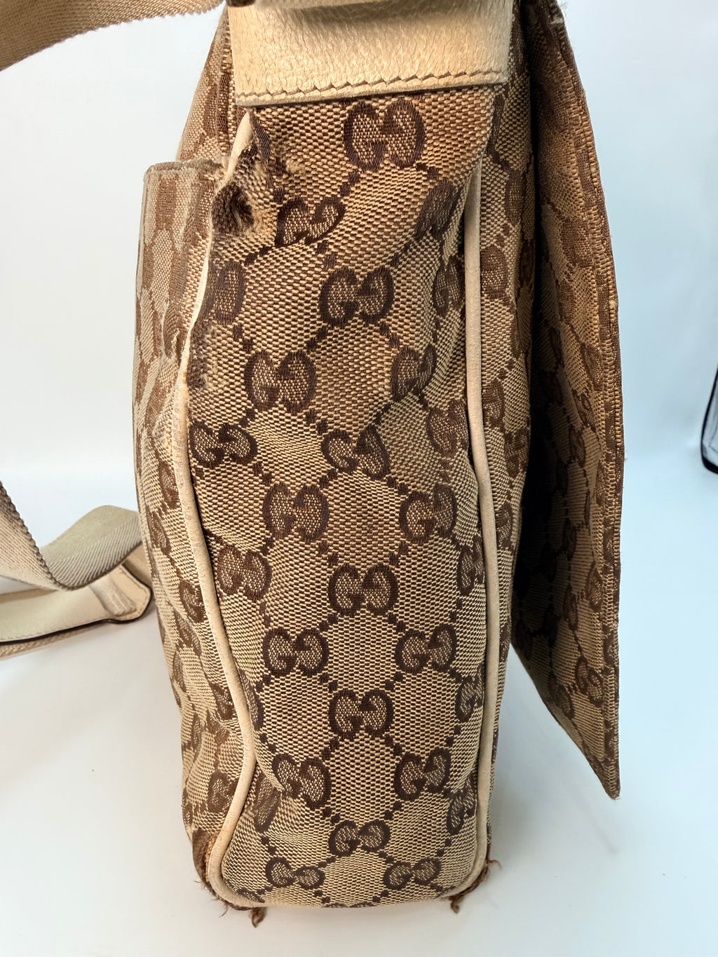 Gucci GG Canvas Messanger Bag