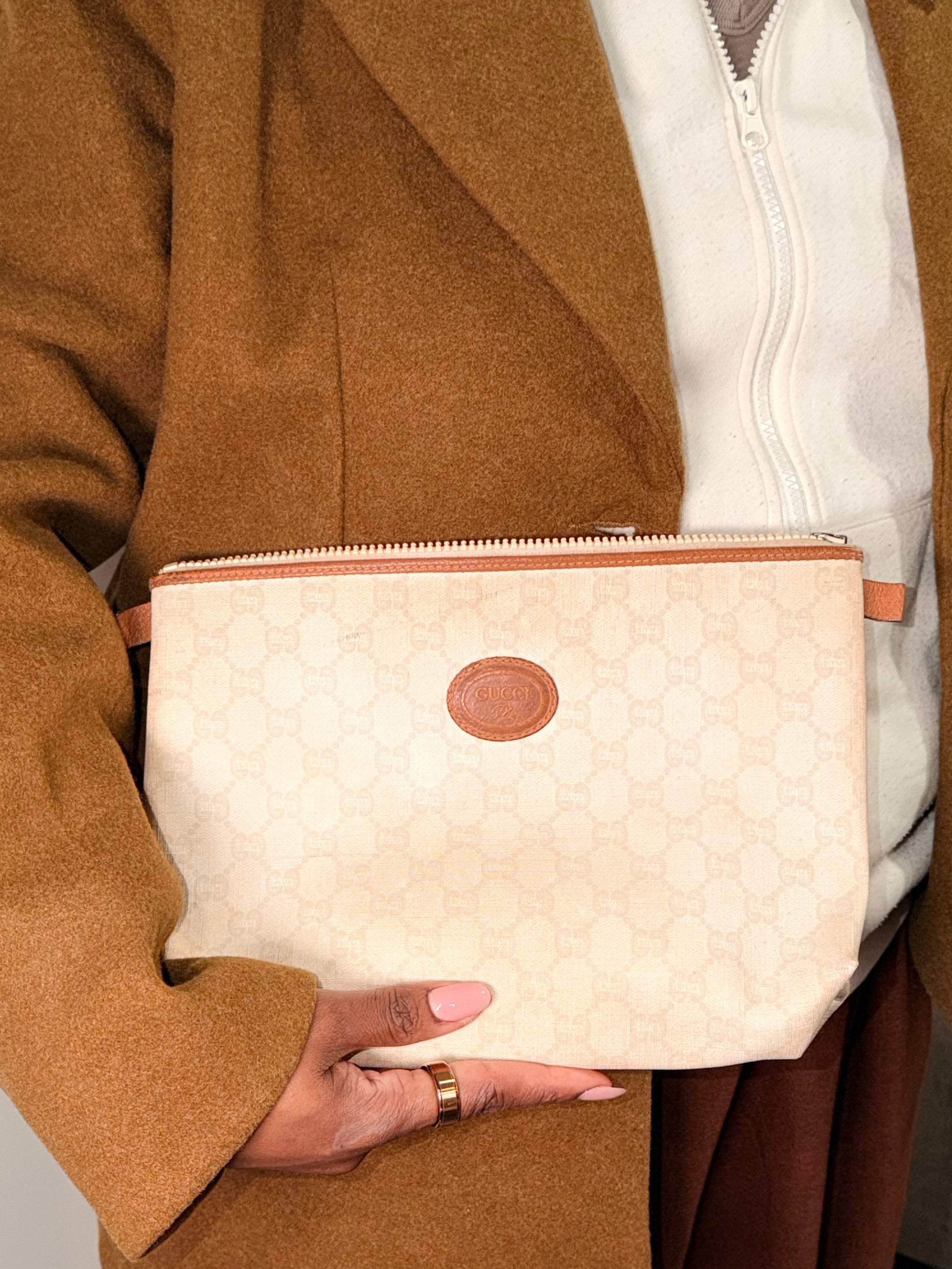Gucci GG Canvas Clutch / Pouch – Cream/Brown