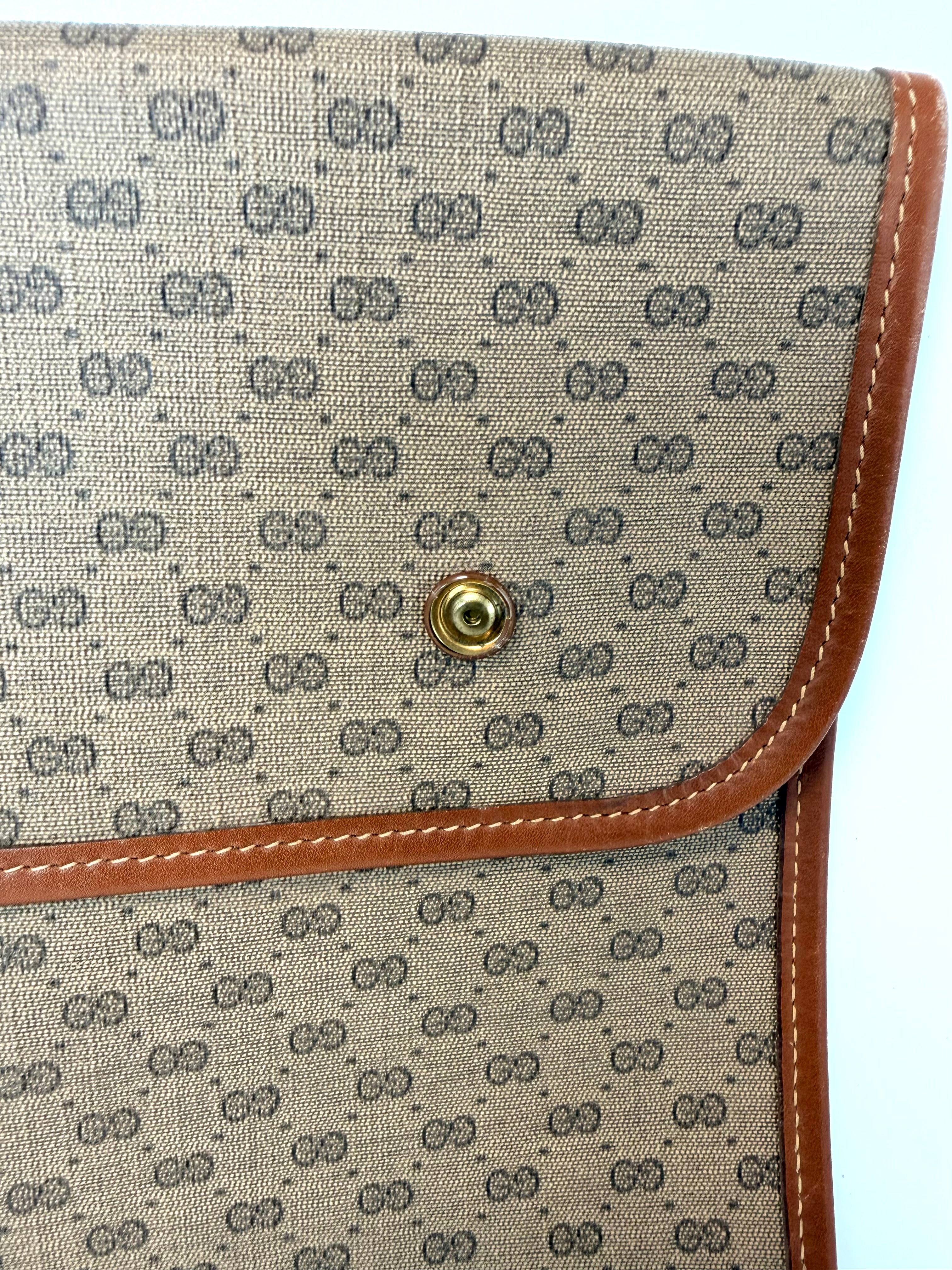 Gucci Document Case / Laptop Sleeve / Large Clutch – Vintage GG Canvas
