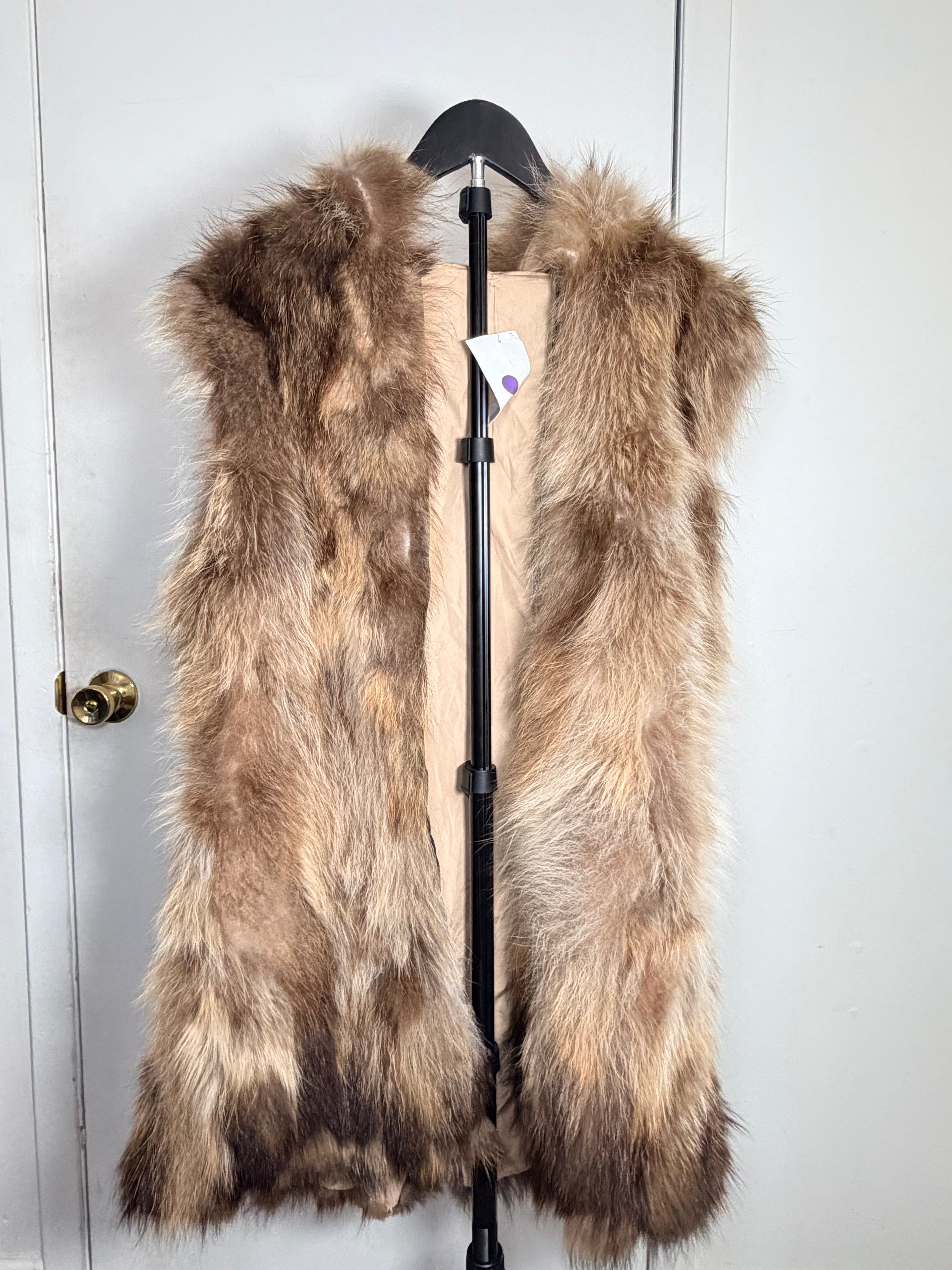 Vintage Natural Coyote Fur Hooded Vest – Tan Multi – Large 042