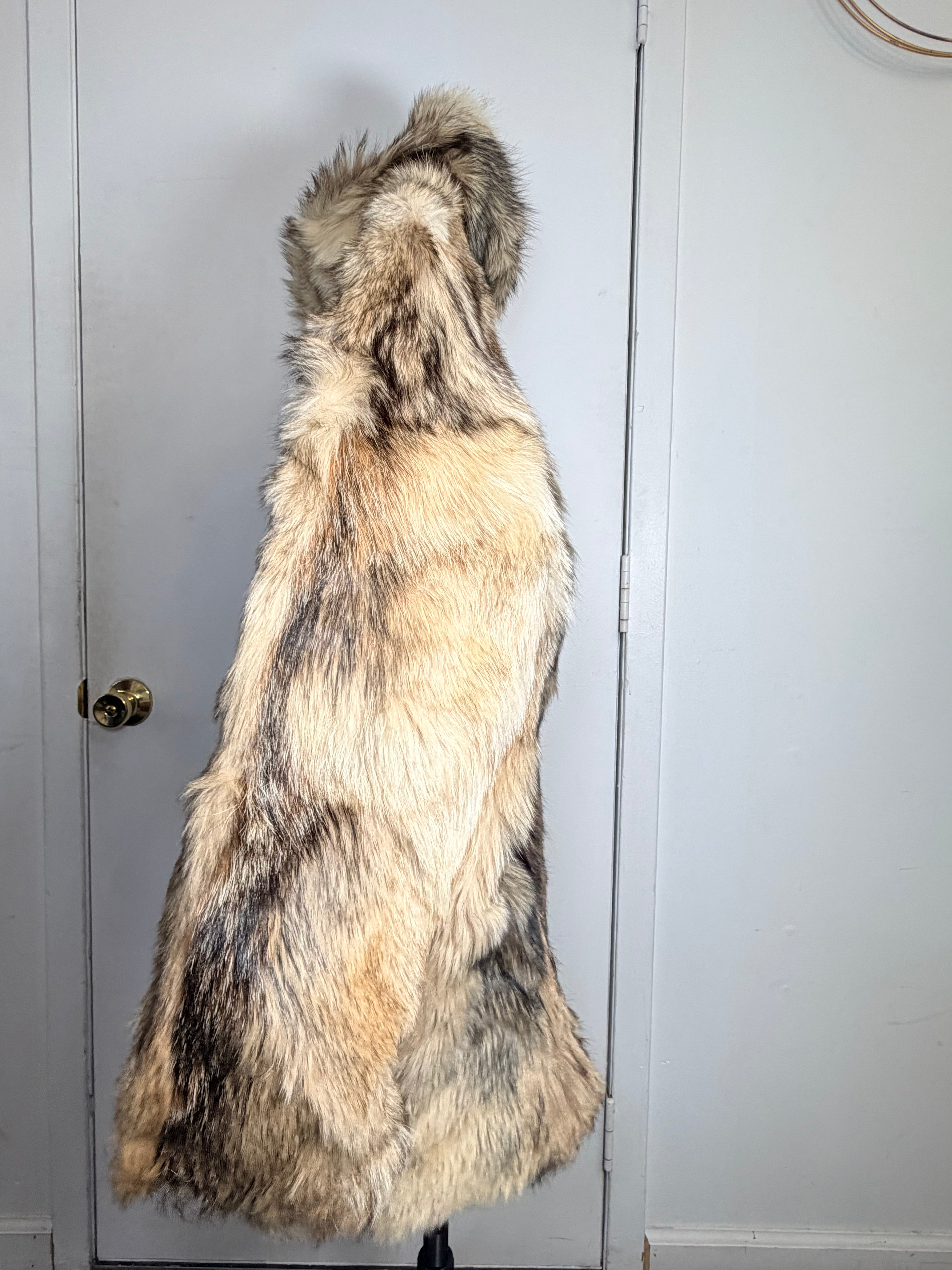 Vintage Natural Wolf Fur Coat – Small 040