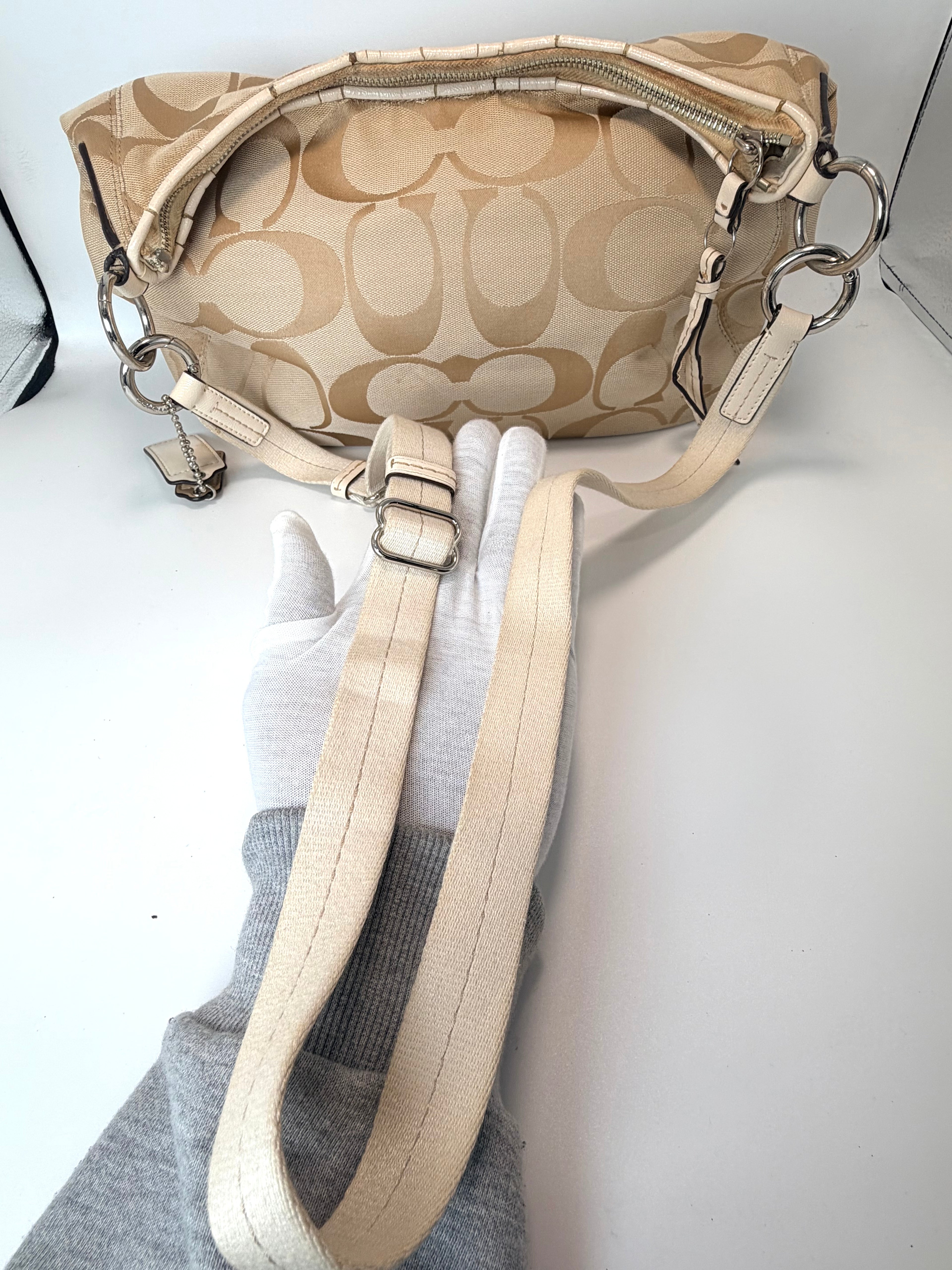COACH Soho Signature Hobo – Beige / Cream