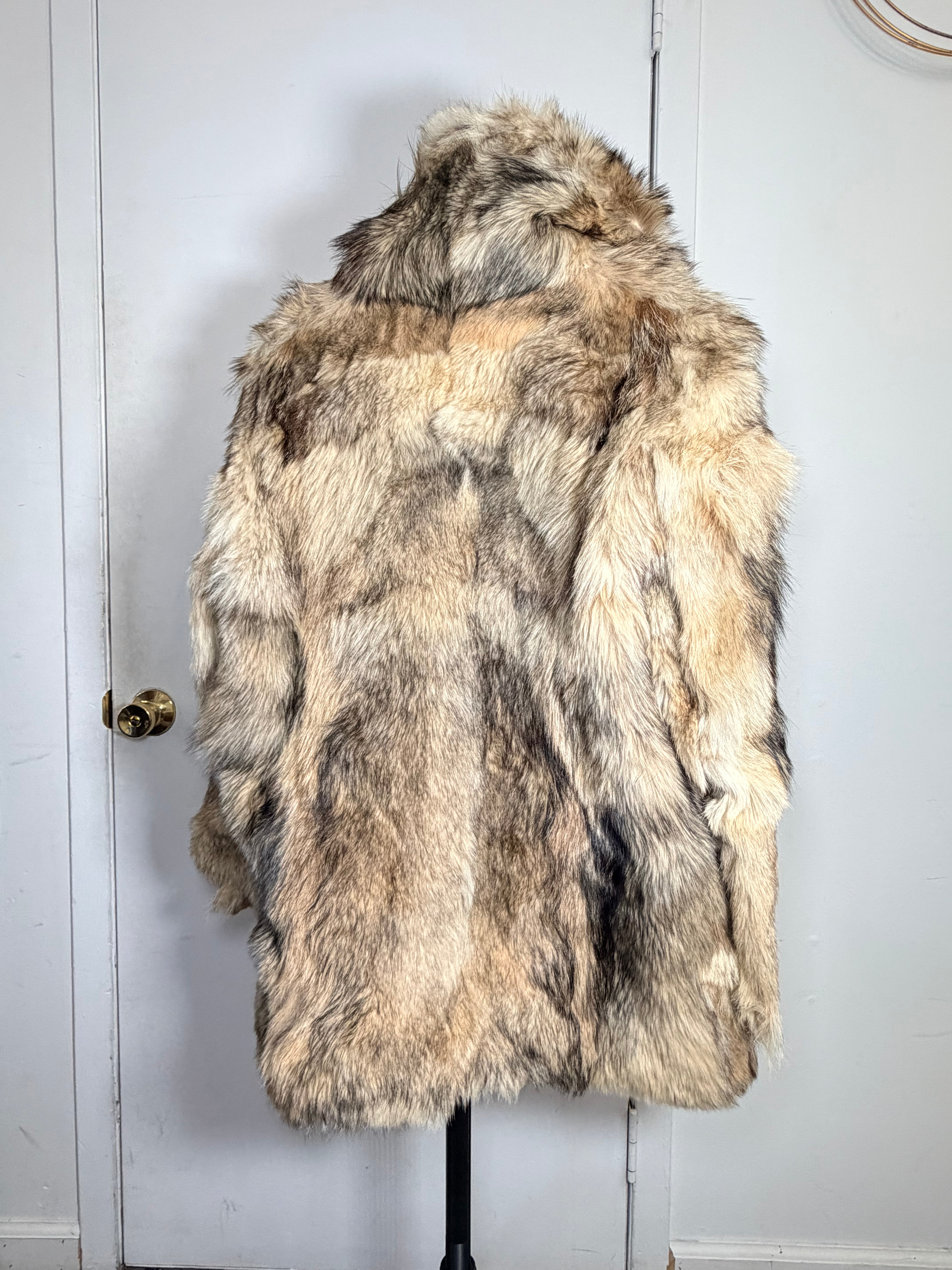 Vintage Natural Wolf Fur Coat – Small 040