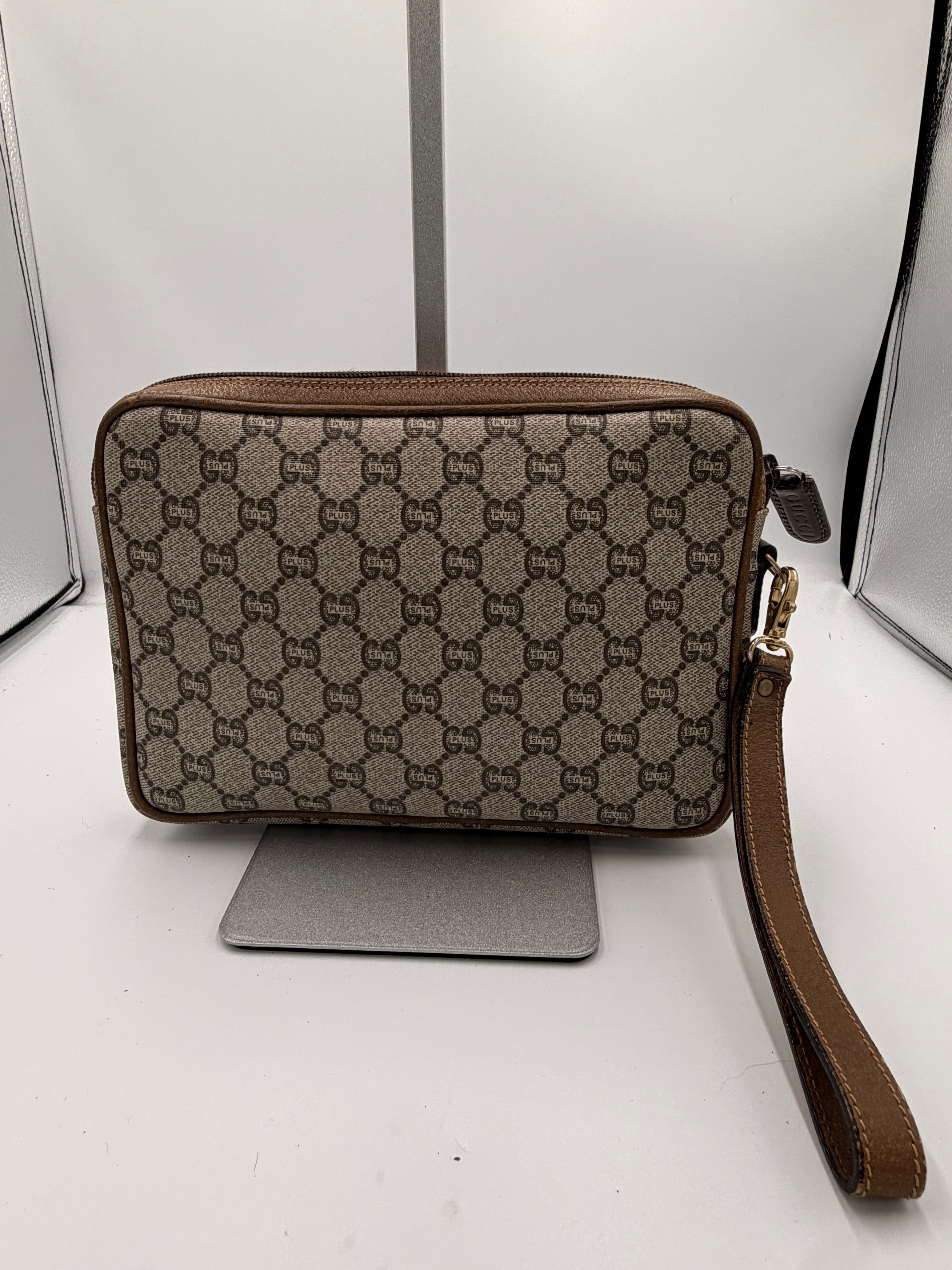 Gucci Plus Vintage GG Wristlet Clutch