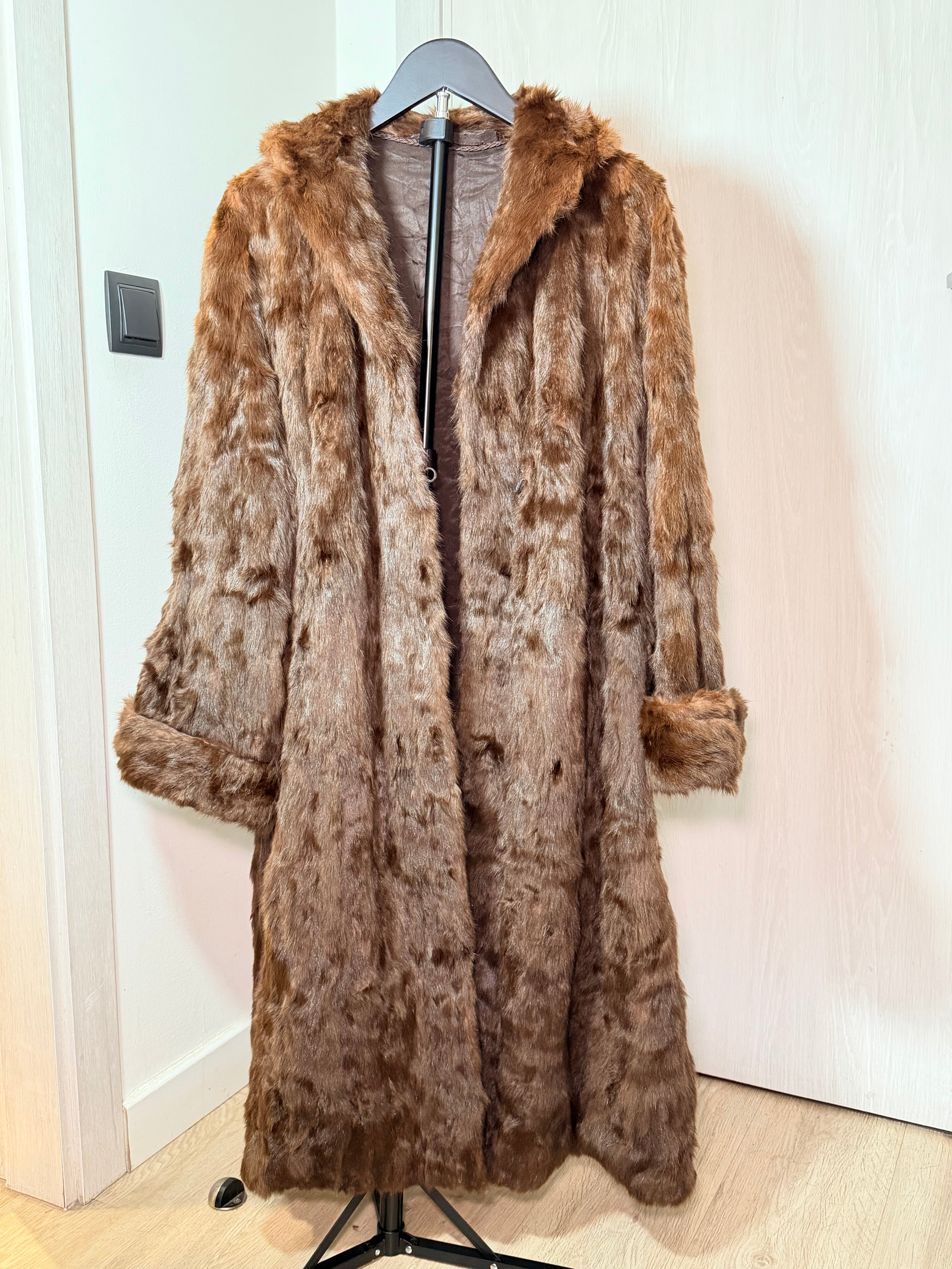 Vintage Real Mink Fur Coat – Warm Chestnut Brown (Full Length)(XL–1X)