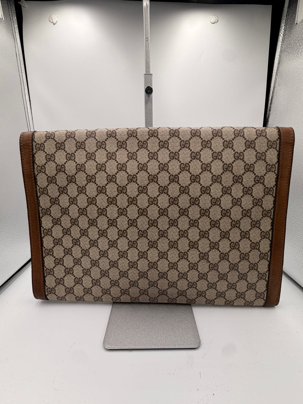 Gucci GG Supreme Portfolio Clutch
