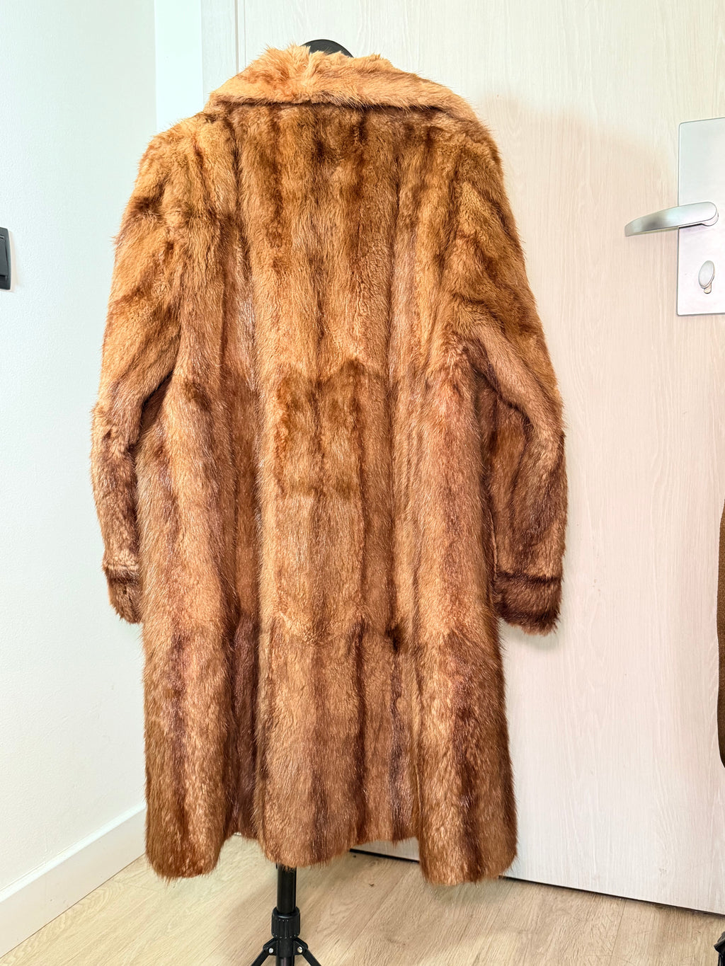 Vintage Mink Fur Coat – Mahogany / Autumn Brown (Large)
