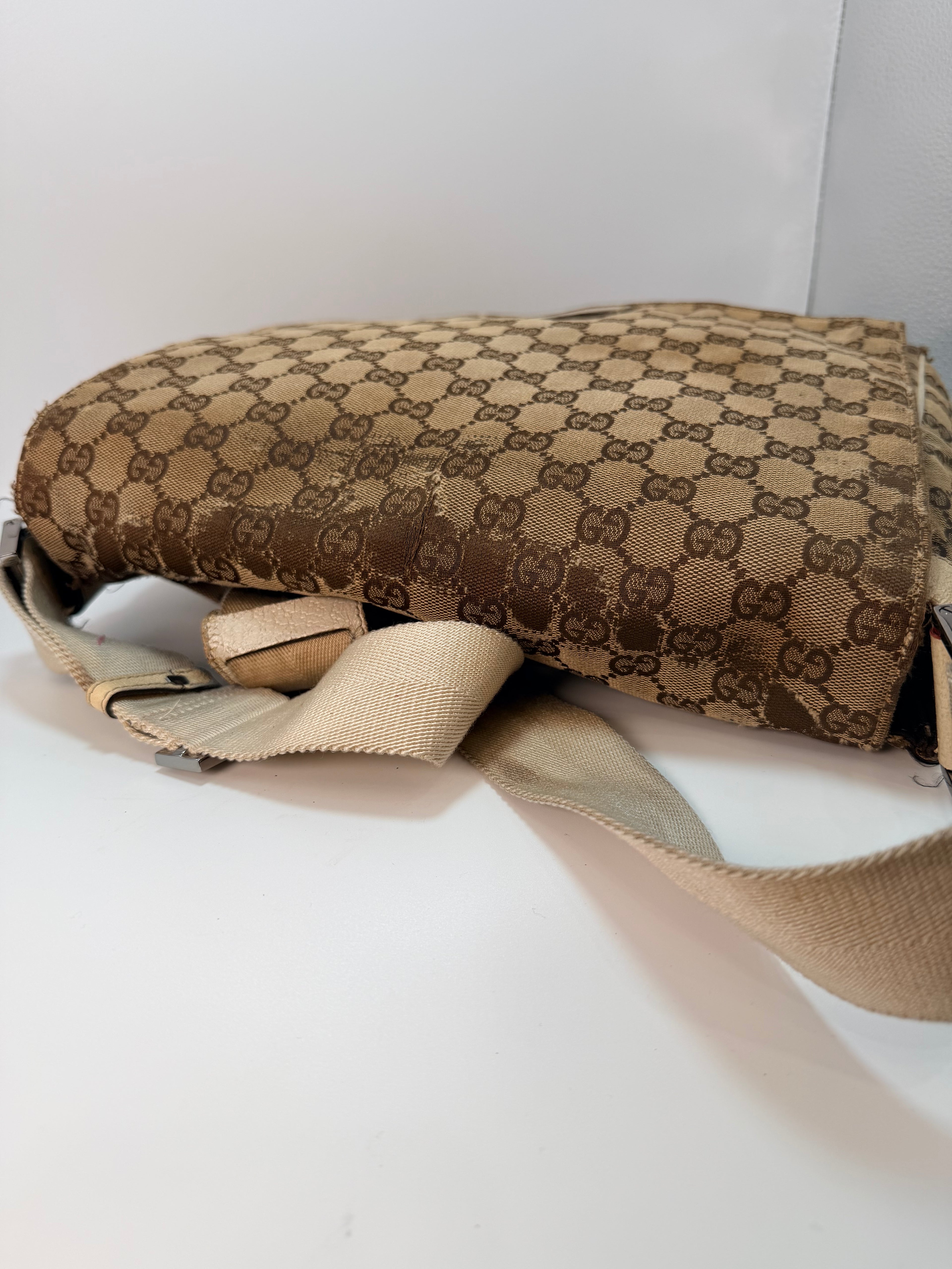 Gucci GG Canvas Messanger Bag