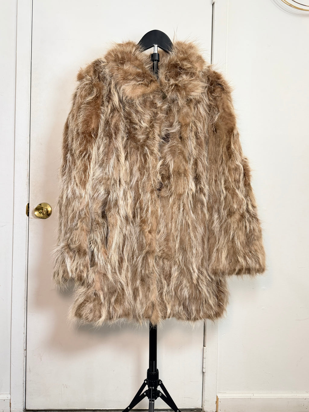 Vintage Finnish Raccoon Fur Coat (Natural) – Medium 013