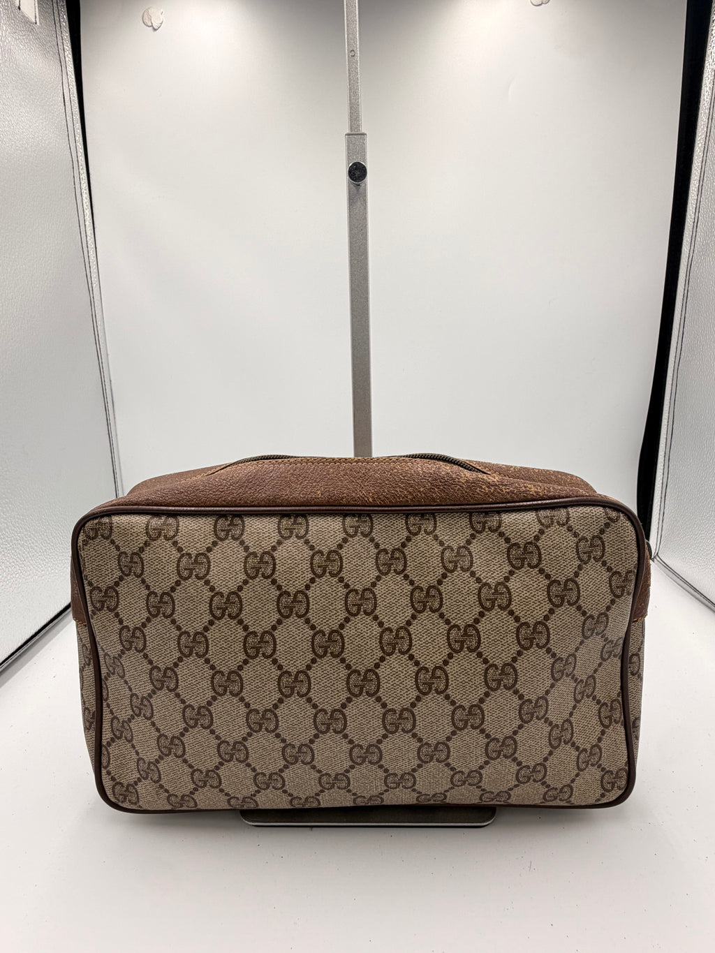 Gucci GG Supreme Clutch / Travel Case