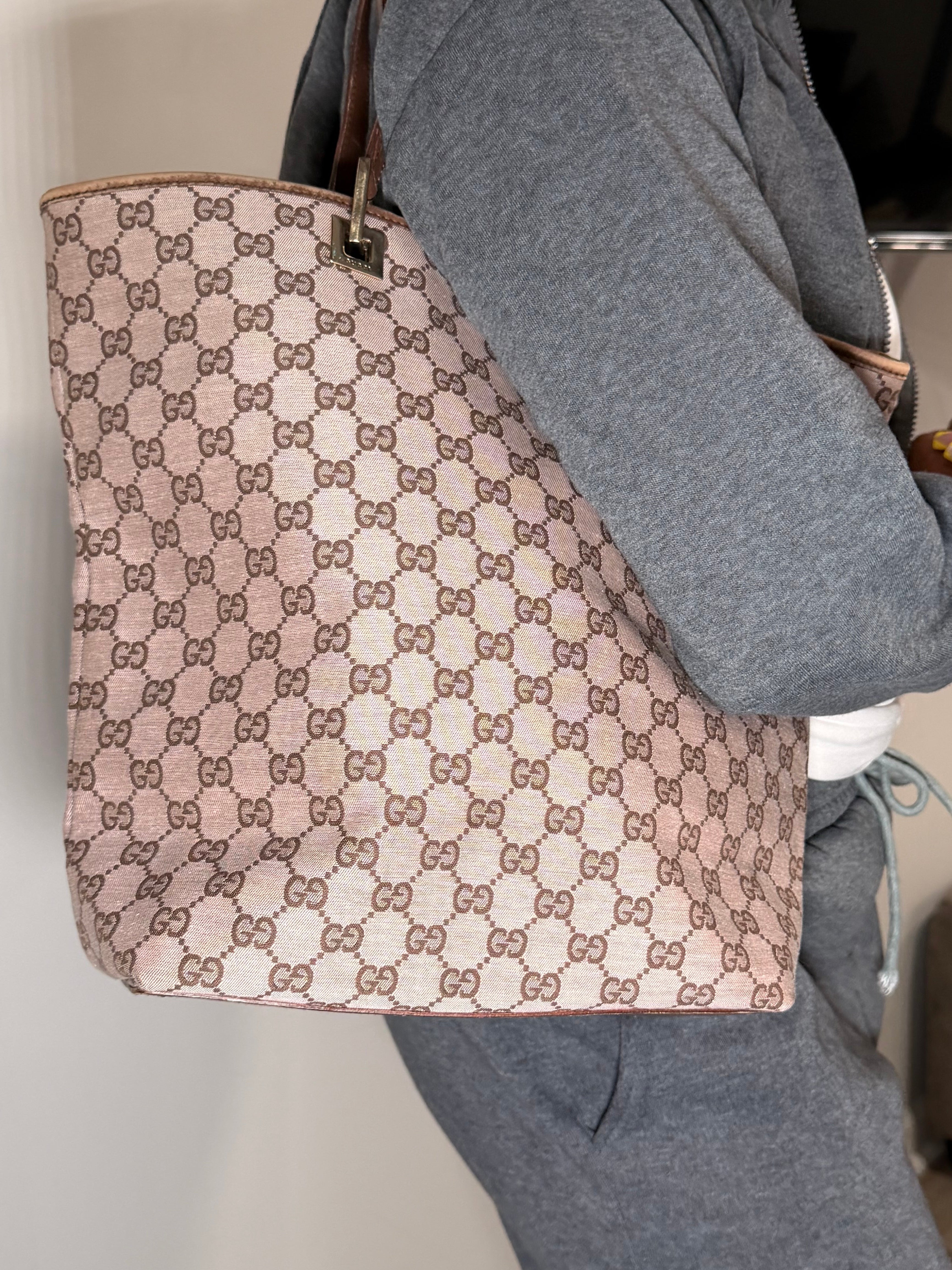 Gucci GG Canvas Tote (Brown)