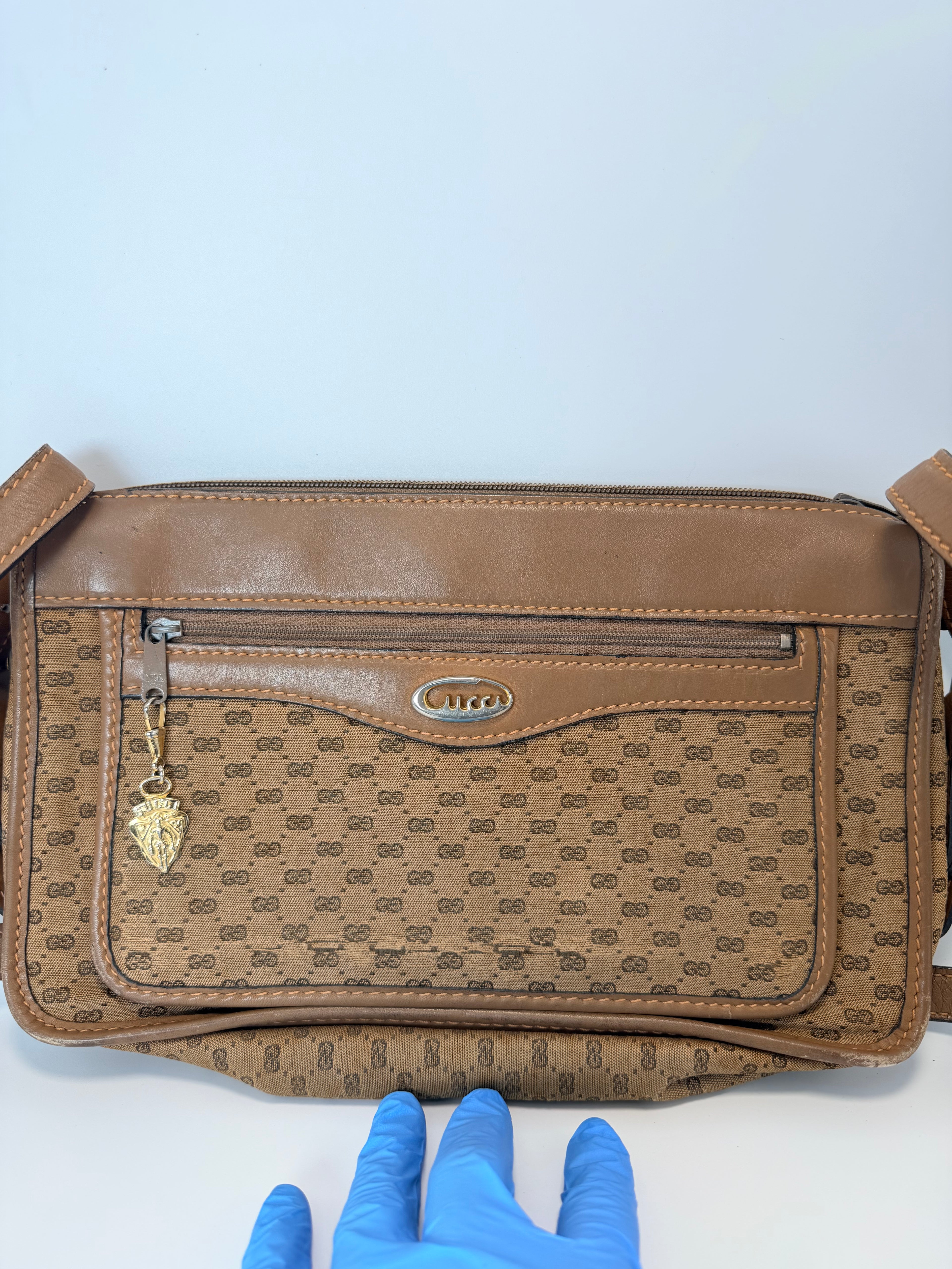 Vintage Gucci Shoulder Bag – GG Monogram Canvas & Leather Trim