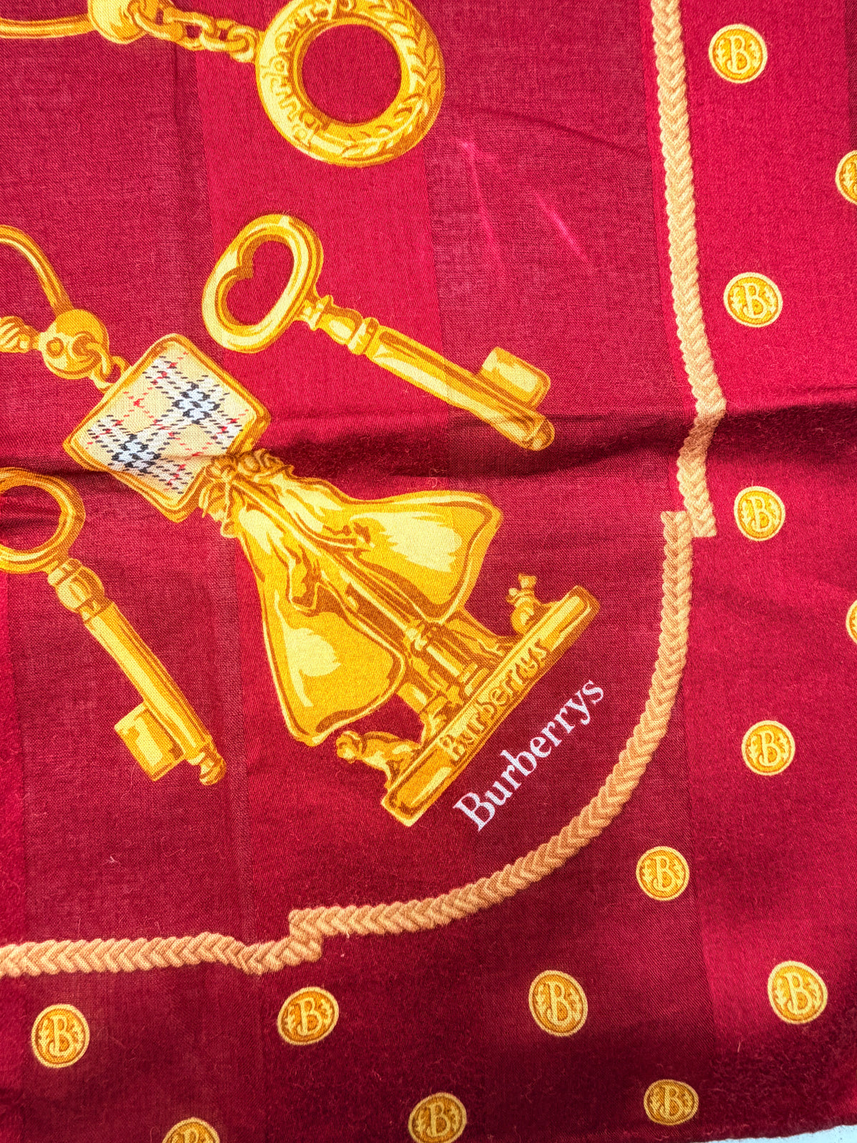 Burberrys Key & Lock Print Scarf – Burgundy/Gold
