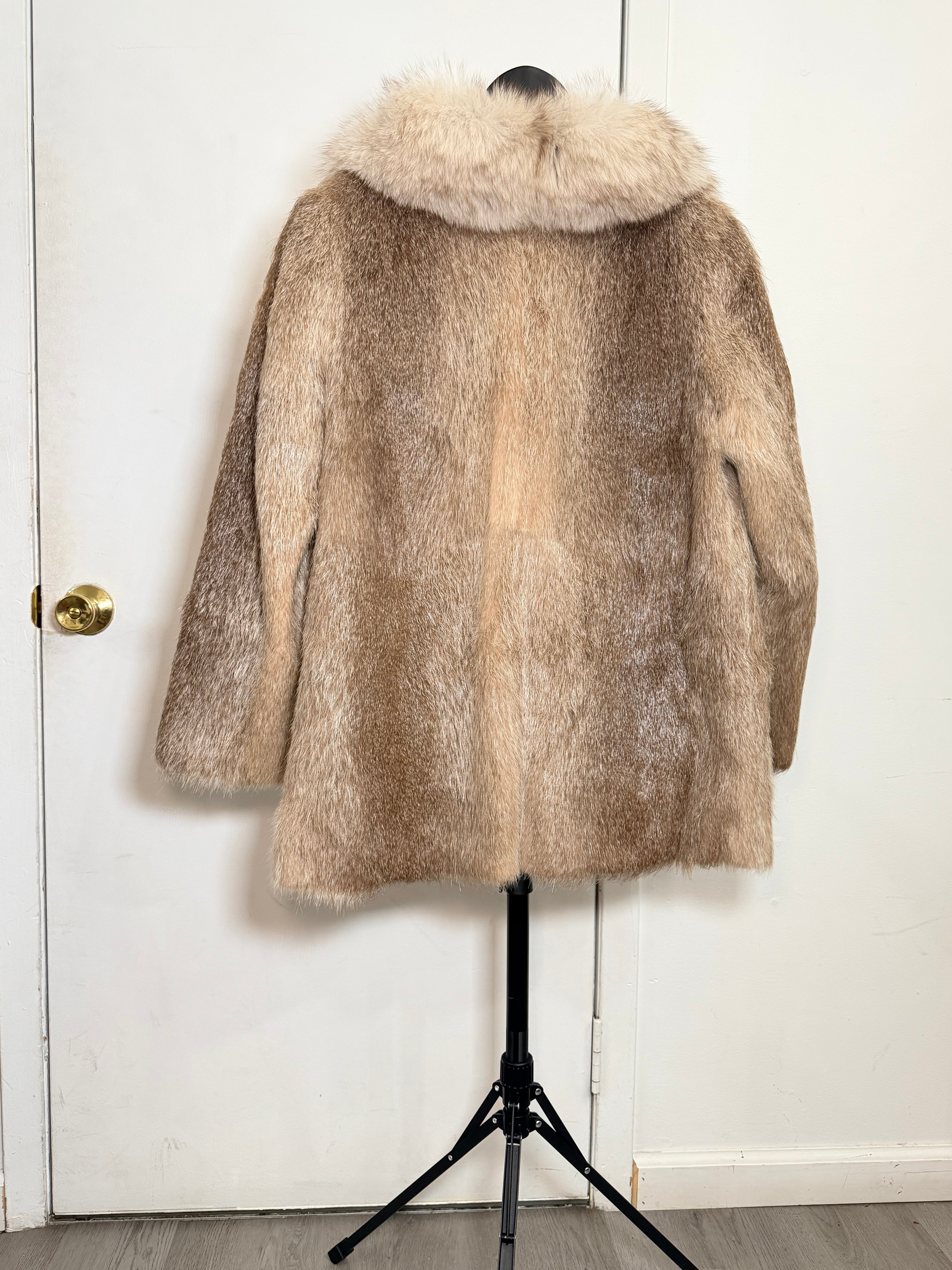 Vintage Beaver Fur Coat with Fox Collar (Natural) – Large 006
