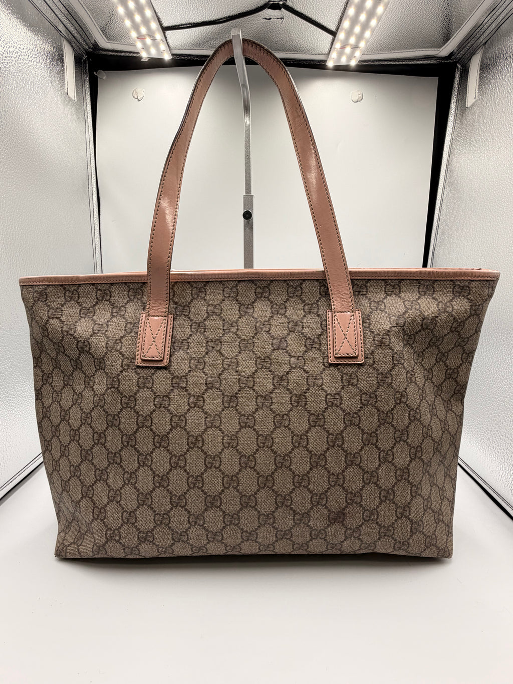 Gucci GG Supreme Tote Bag in Pink