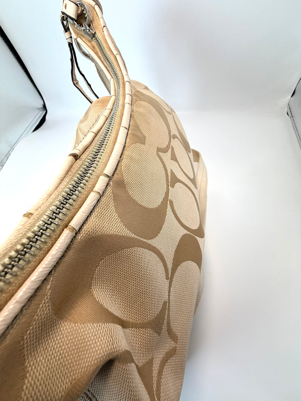 COACH Soho Signature Hobo – Beige / Cream