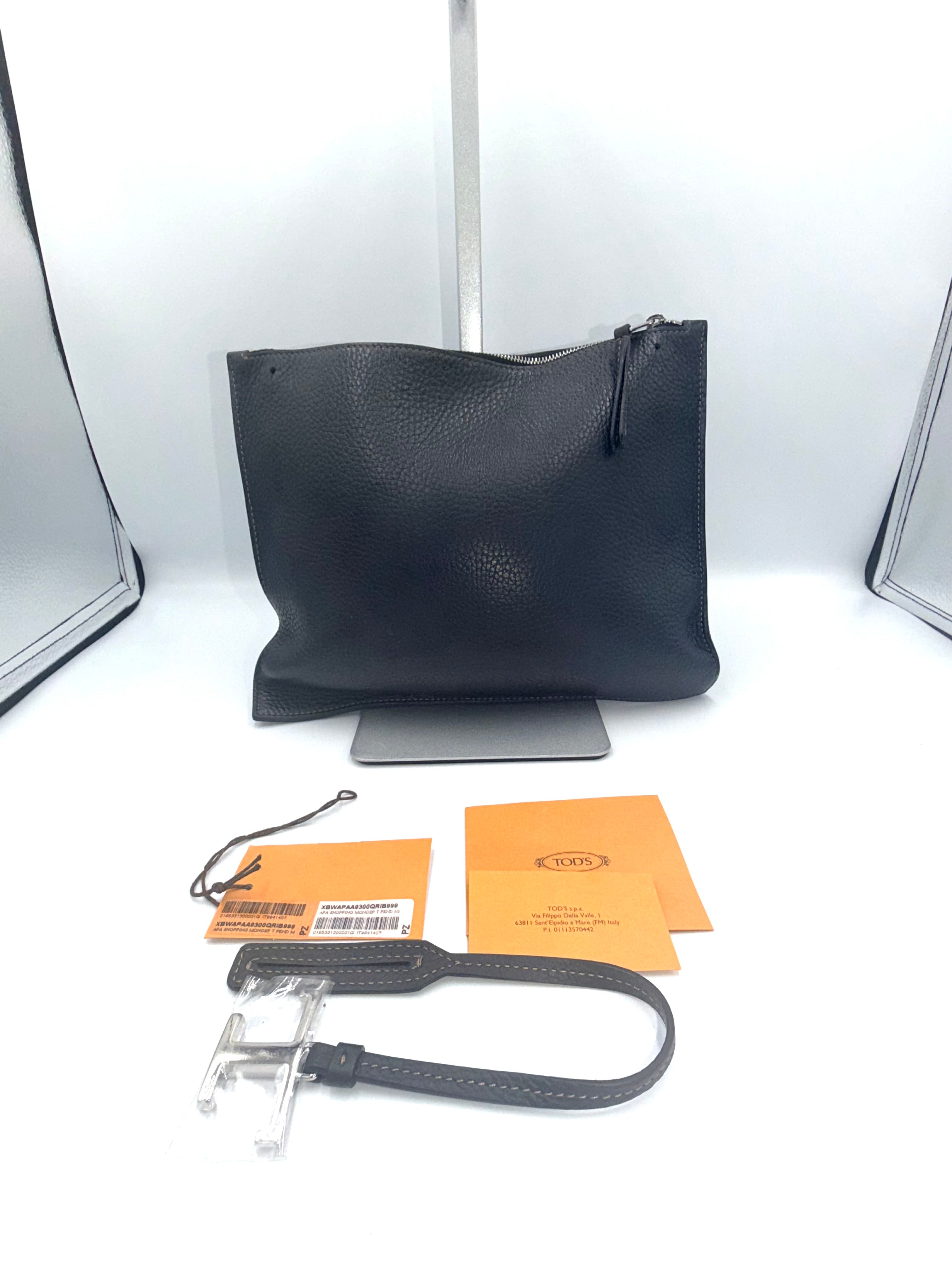 Tod’s Pebbled Leather Clutch / Pouch – Black (With Strap & Tags)