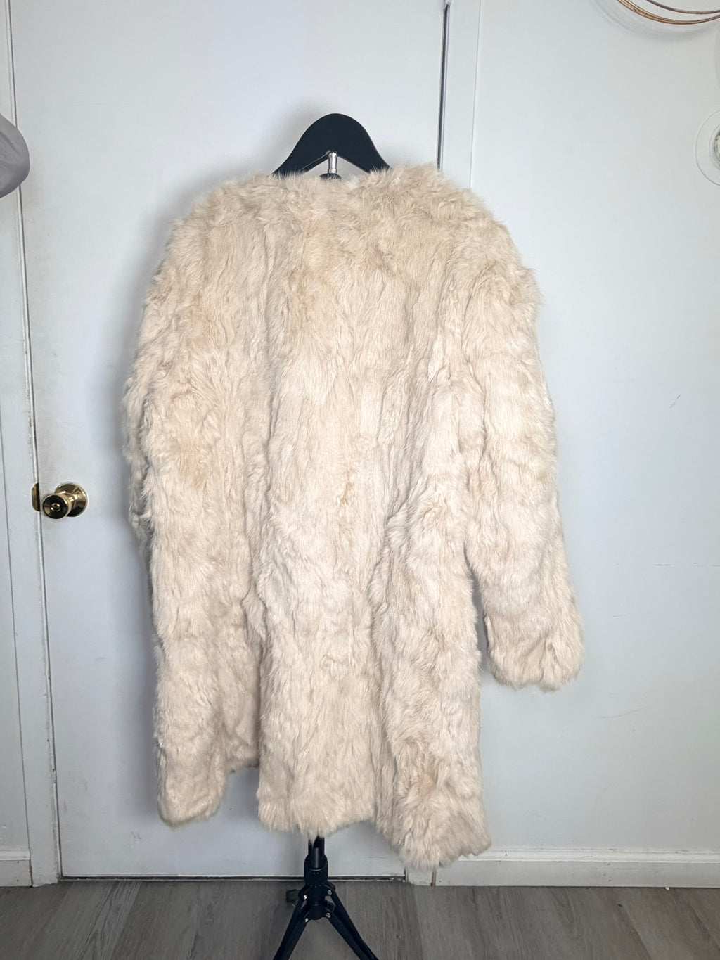 Vintage Ivory Rabbit Fur Coat – Medium 033