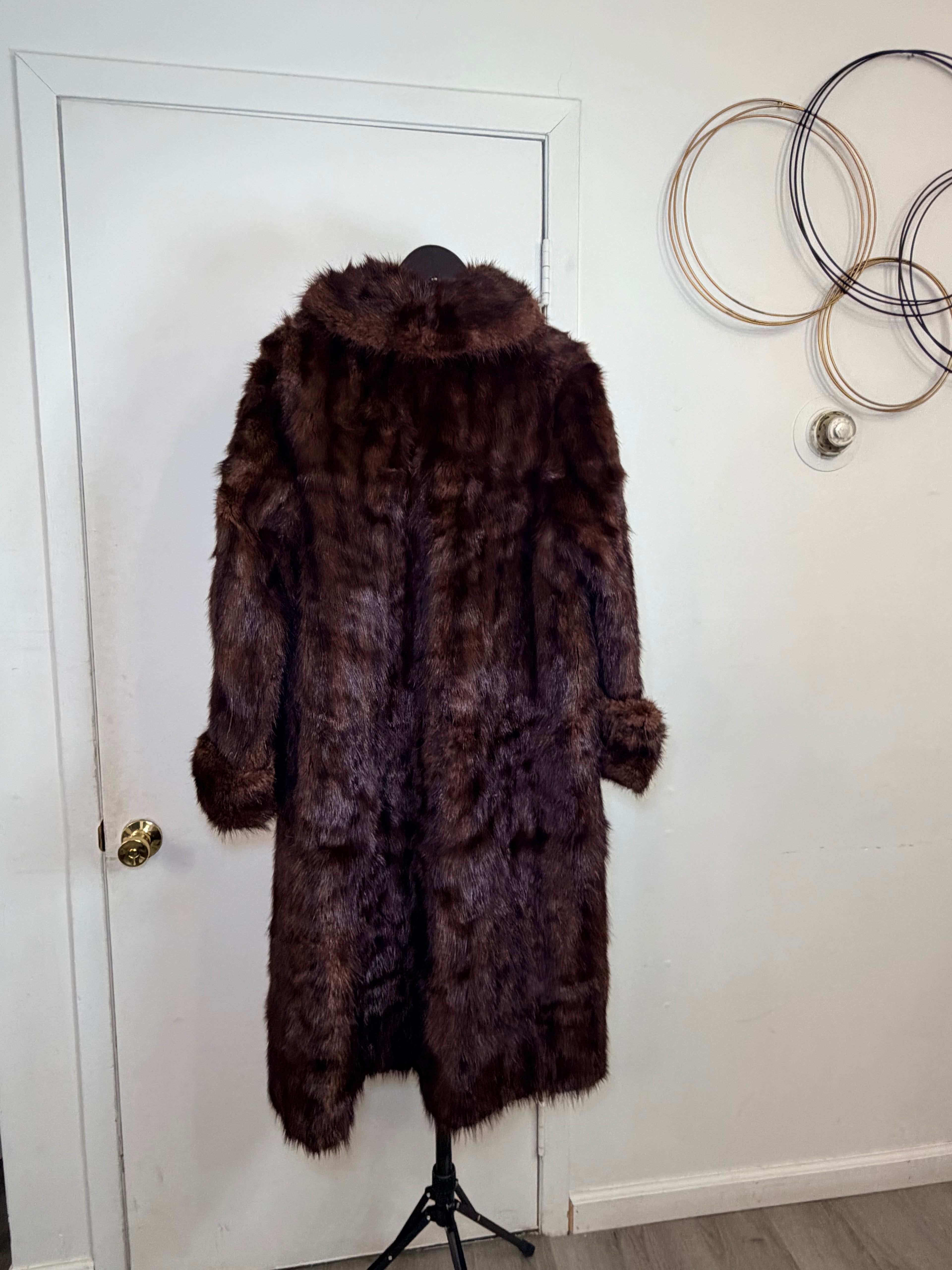 Vintage Mink Fur Coat – Rich Brown (Medium)
