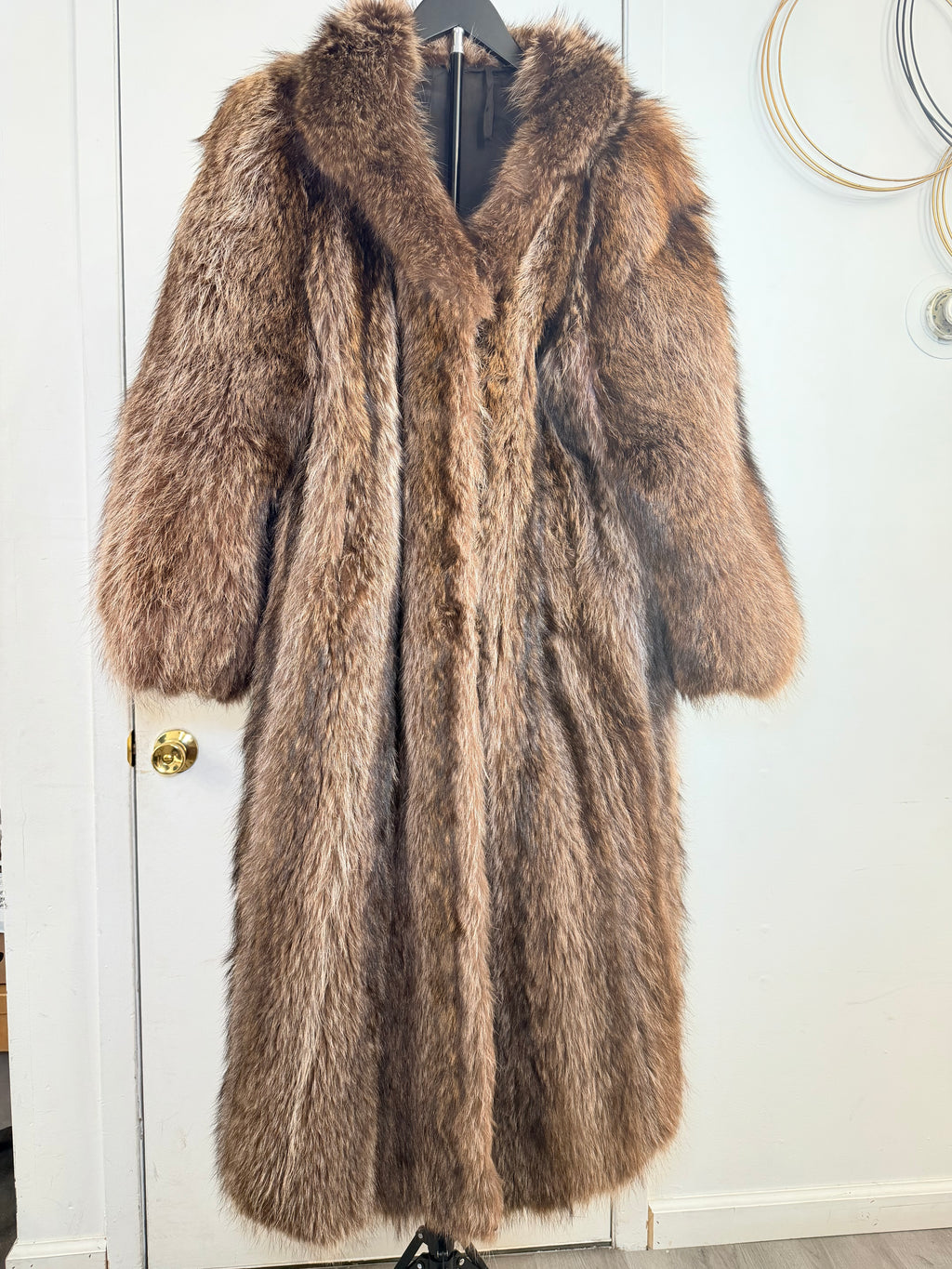Vintage Tanuki (Raccoon) Fur Coat – Natural Brown (Large)