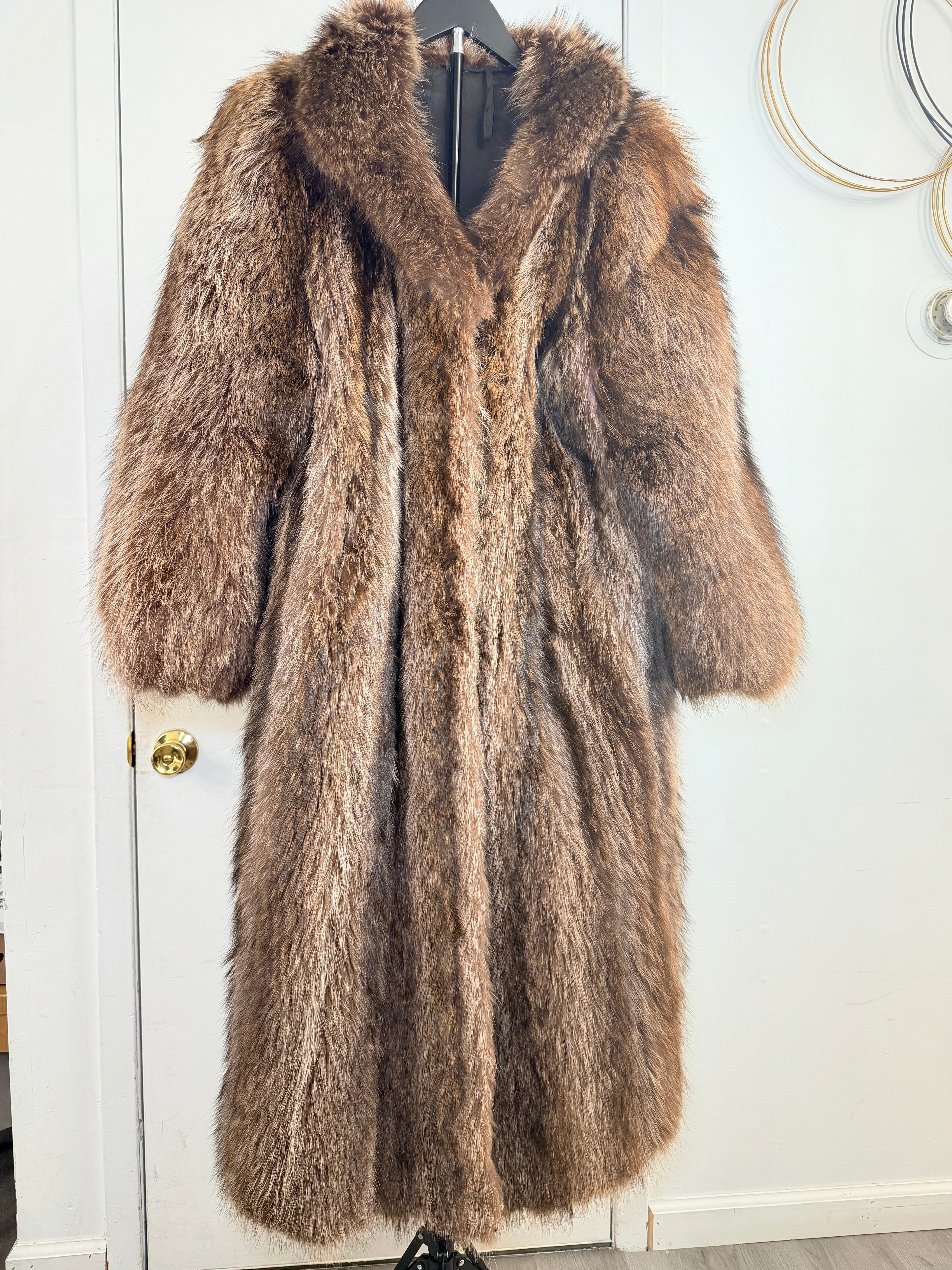 Vintage Tanuki (Raccoon) Fur Coat – Natural Brown (Large)