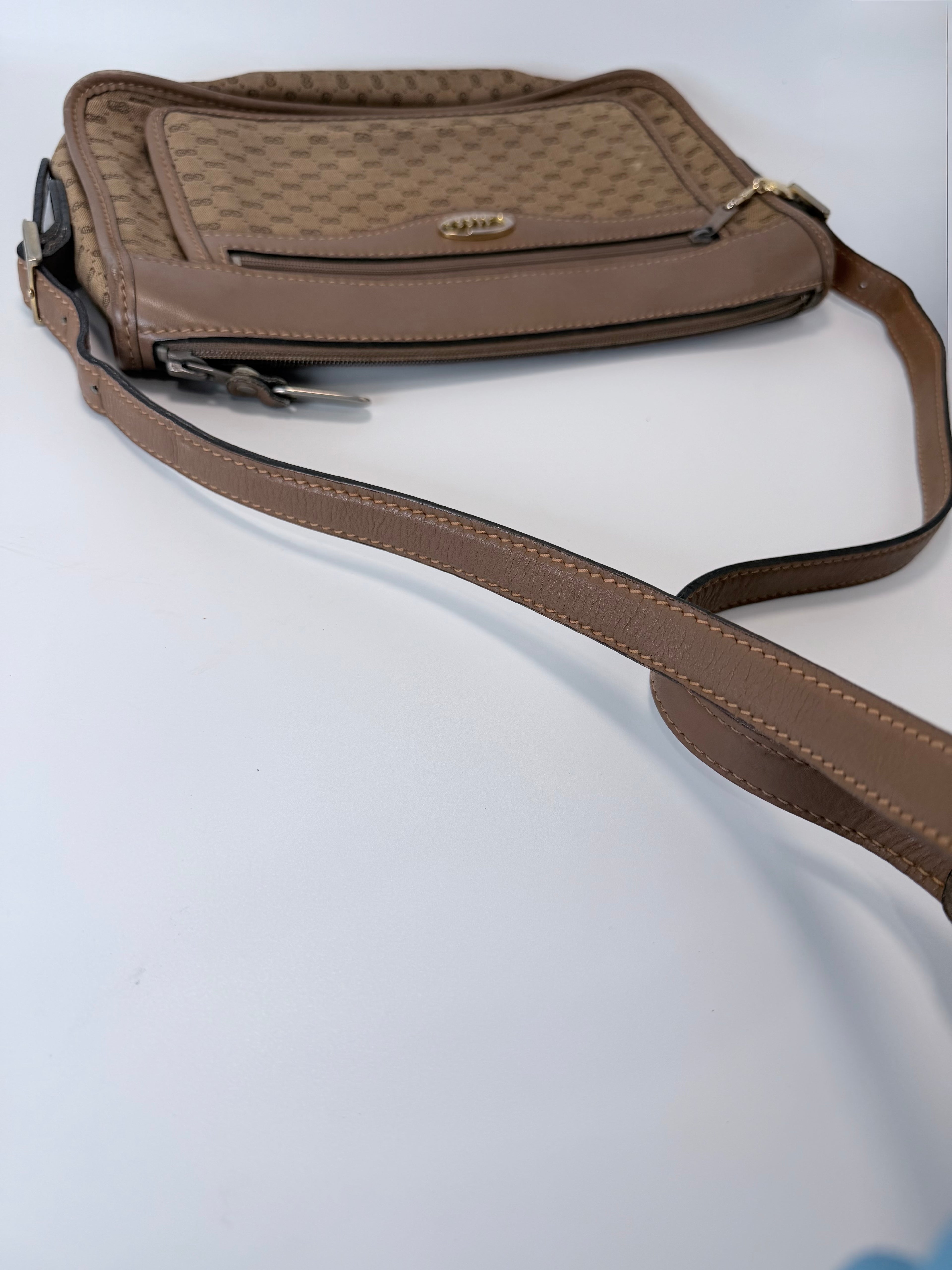 Vintage Gucci Shoulder Bag – GG Monogram Canvas & Leather Trim