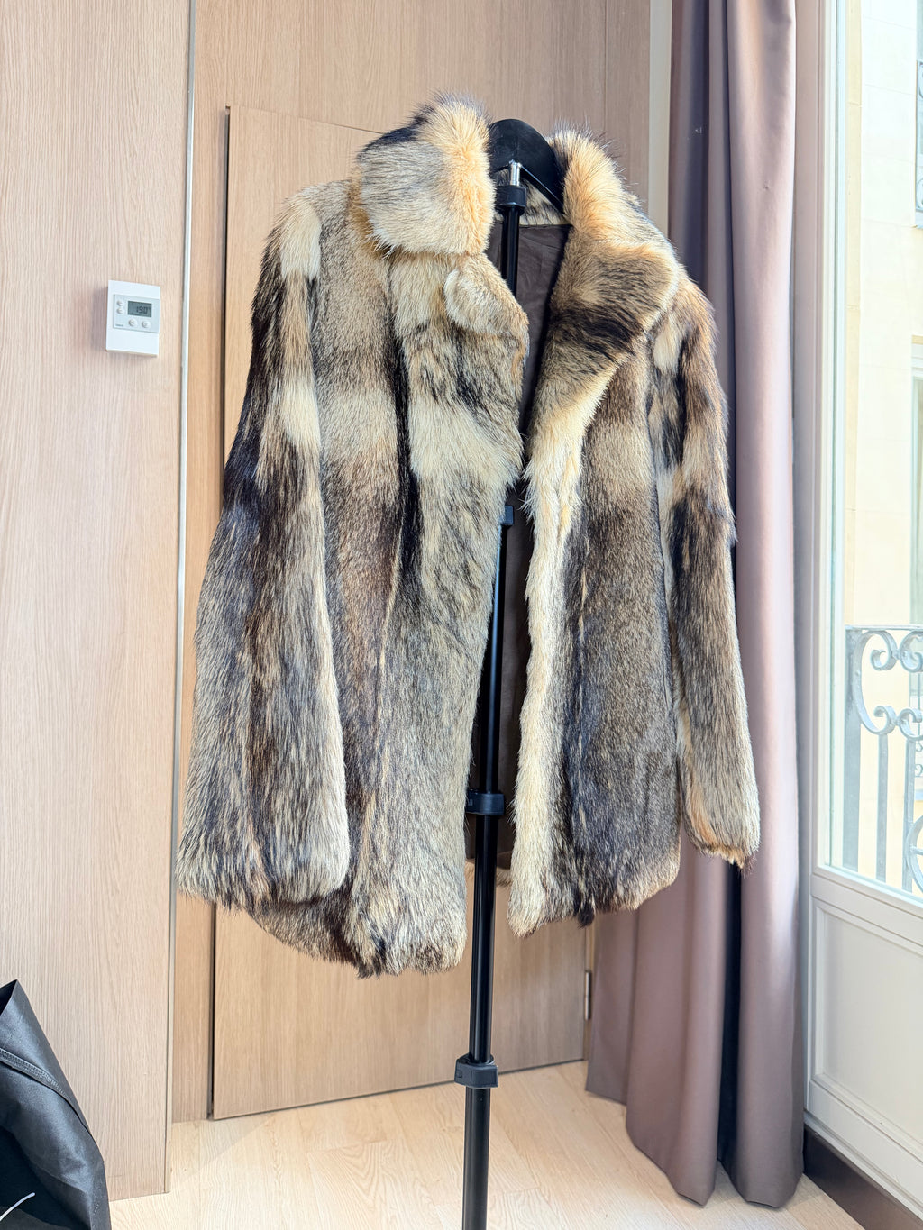 Vintage Natural Fox Fur Coat – Small -035