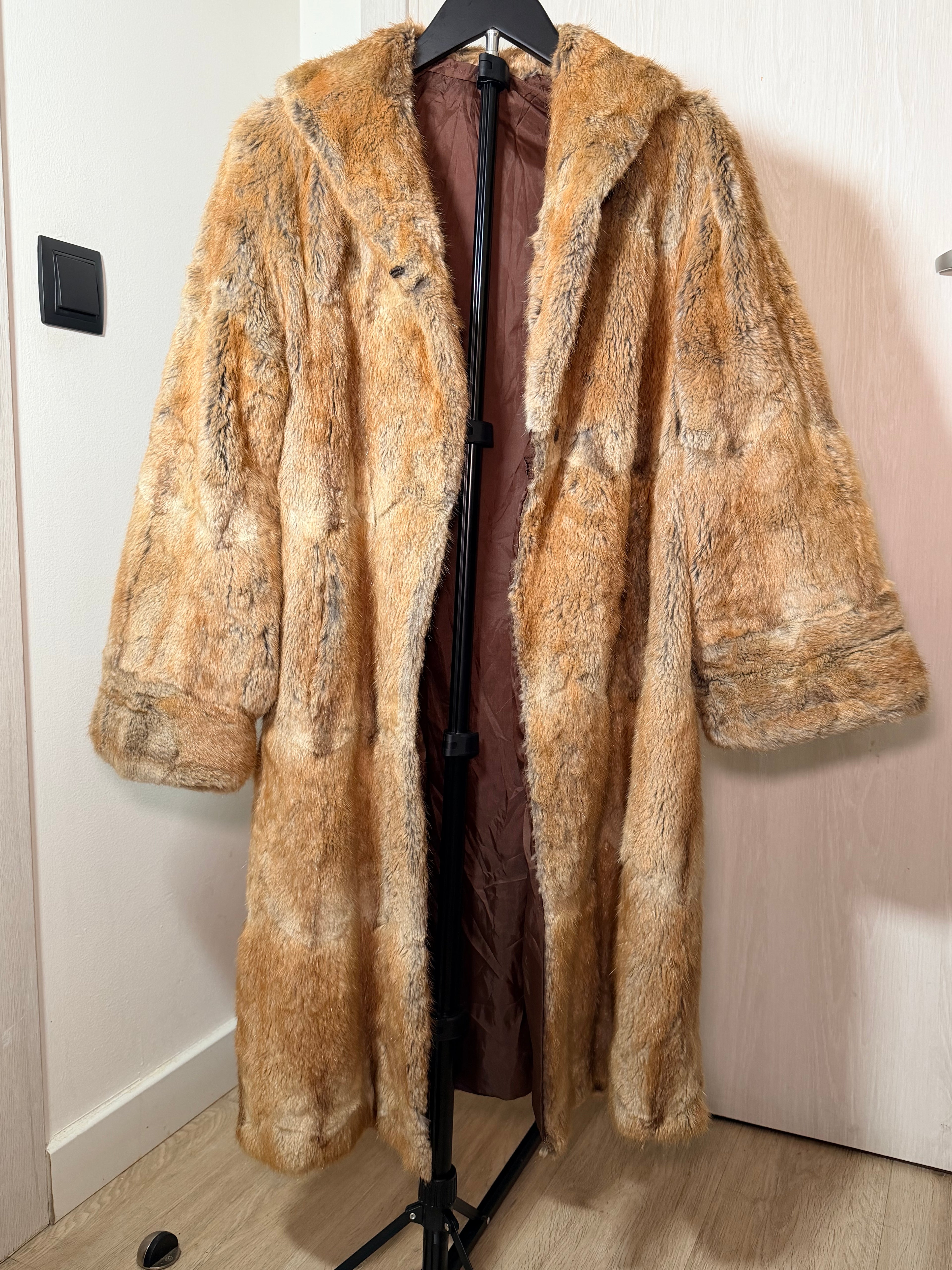 Vintage Beaver Fur Coat (Medium)